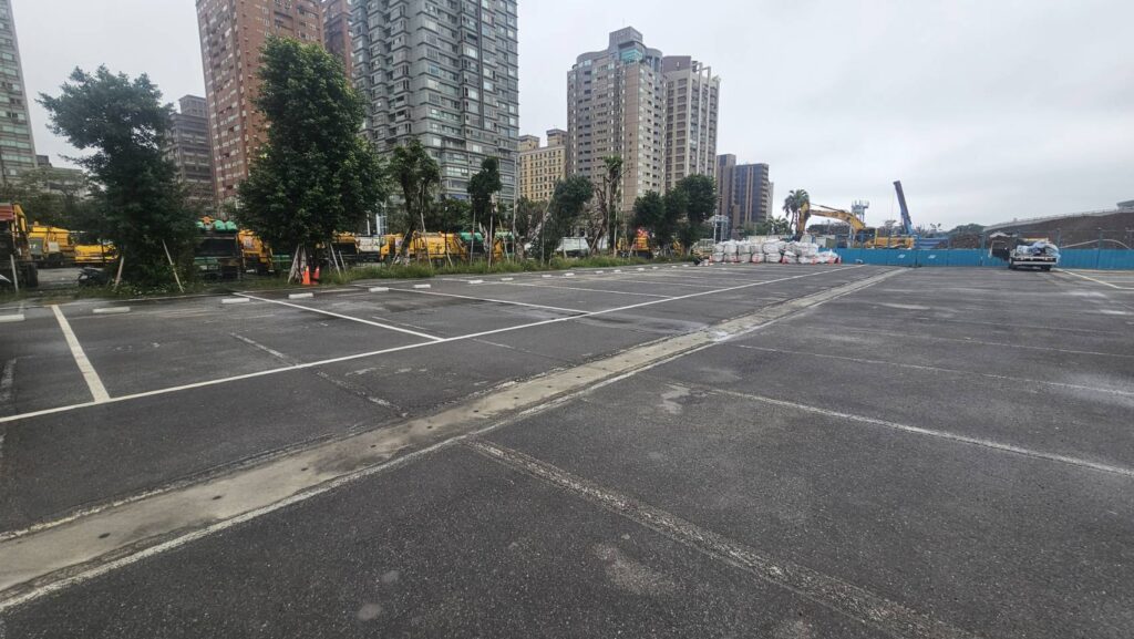 淡水停車再升級! 新增138格停車位遊客居民都受惠 16 北側油車口停車場