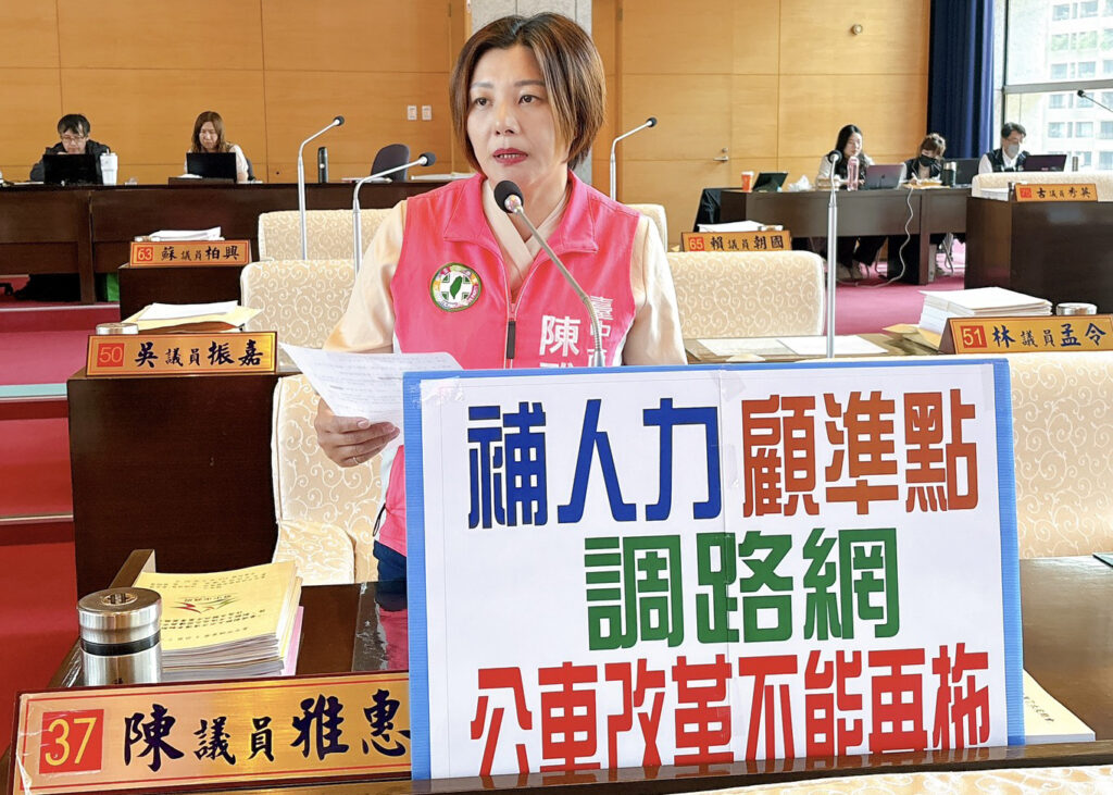 中市公車脫班誤點引民怨 議員要求提出具體改革 12 S 2236455 0