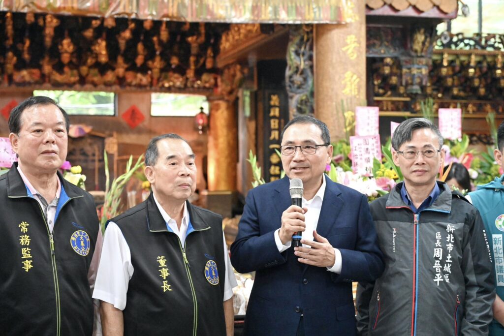 大墓公清明祭祀 侯友宜祈求市民平安 26 新北市長侯友宜出席擺接義塚大墓公清明祭祀大典