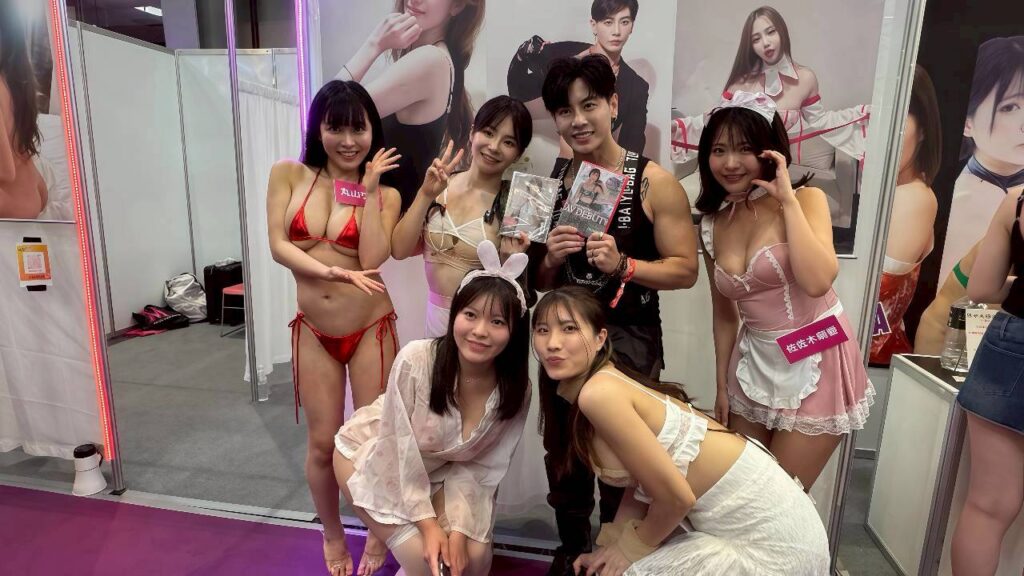 唐子元現身TAE台灣成人博覽會 促進產業交流:「不只表演,更懂市場怎麼運作」 31 LINE ALBUM TAE%E6%88%90%E4%BA%BA%E5%B1%95%E7%B4%A0%E6%9D%90 260415 6