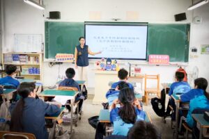 守護青春不迷惘 花警現身鳳林國中拆解性像犯罪及反詐騙陷阱 5 %E4%B8%80 60