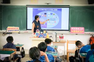 守護青春不迷惘 花警現身鳳林國中拆解性像犯罪及反詐騙陷阱 7 MEITU 20260415 180849700