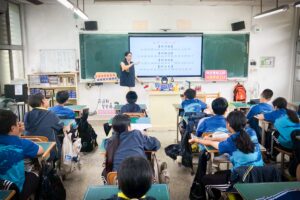 守護青春不迷惘 花警現身鳳林國中拆解性像犯罪及反詐騙陷阱 8 MEITU 20260415 180907897