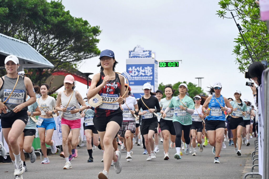 第十一屆新北市鐵道馬拉松開跑 侯友宜勉跑者「追火車」體驗生活 44 S 52428864