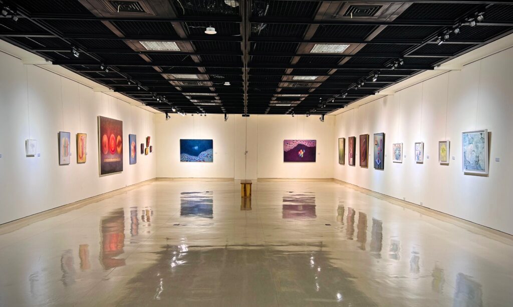 跨學制藝鳴驚人! 新北「新星藝綻」 13檔校際展覽同步登場 16 新北市政府文化局持續推動學校合作計畫,「新星藝綻」集結多所大專院校至國中小學,於4月25至6月28日規劃推出13檔展覽