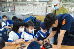 小小身影 大大夢想 幼童參訪派出所留下溫馨回憶 44 MEITU 20260429 173703317