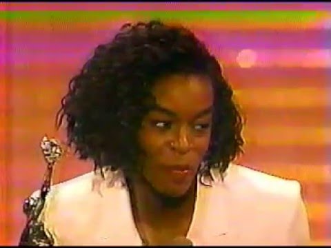 Diane Dixon – Victor Awards (Female Track & Field Athlete of the Year) Diane Dixon – Victor Awards (Female Track & Field Athlete of the Year)