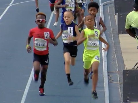 8-Year-Old Drops Monster 800m Kick 8-Year-Old Drops Monster 800m Kick