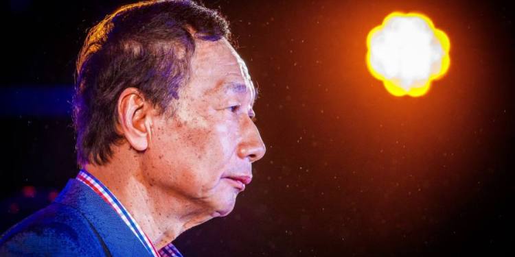 Billionaire founder of Foxconn leaves board to pursue Taiwan presidential bid Billionaire founder of Foxconn leaves board to pursue Taiwan presidential bid