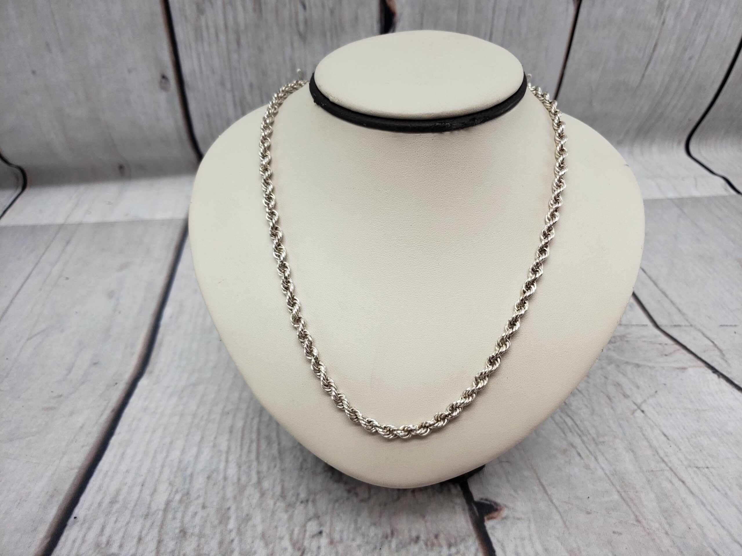 Silver Necklace STERLING SILVER STERLING SILVER 24.39 DWT