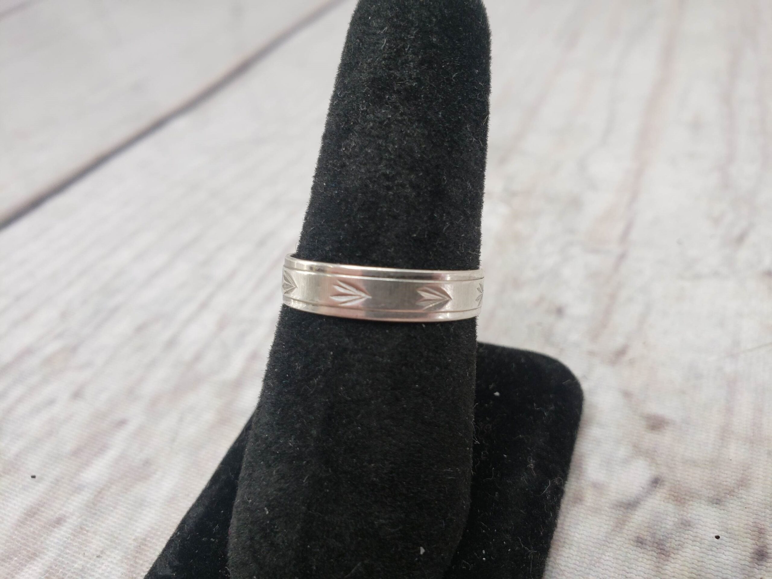 Ring CS Unisex Sz 9 1.25 .800 Coin/Continental Silver, Etched Band