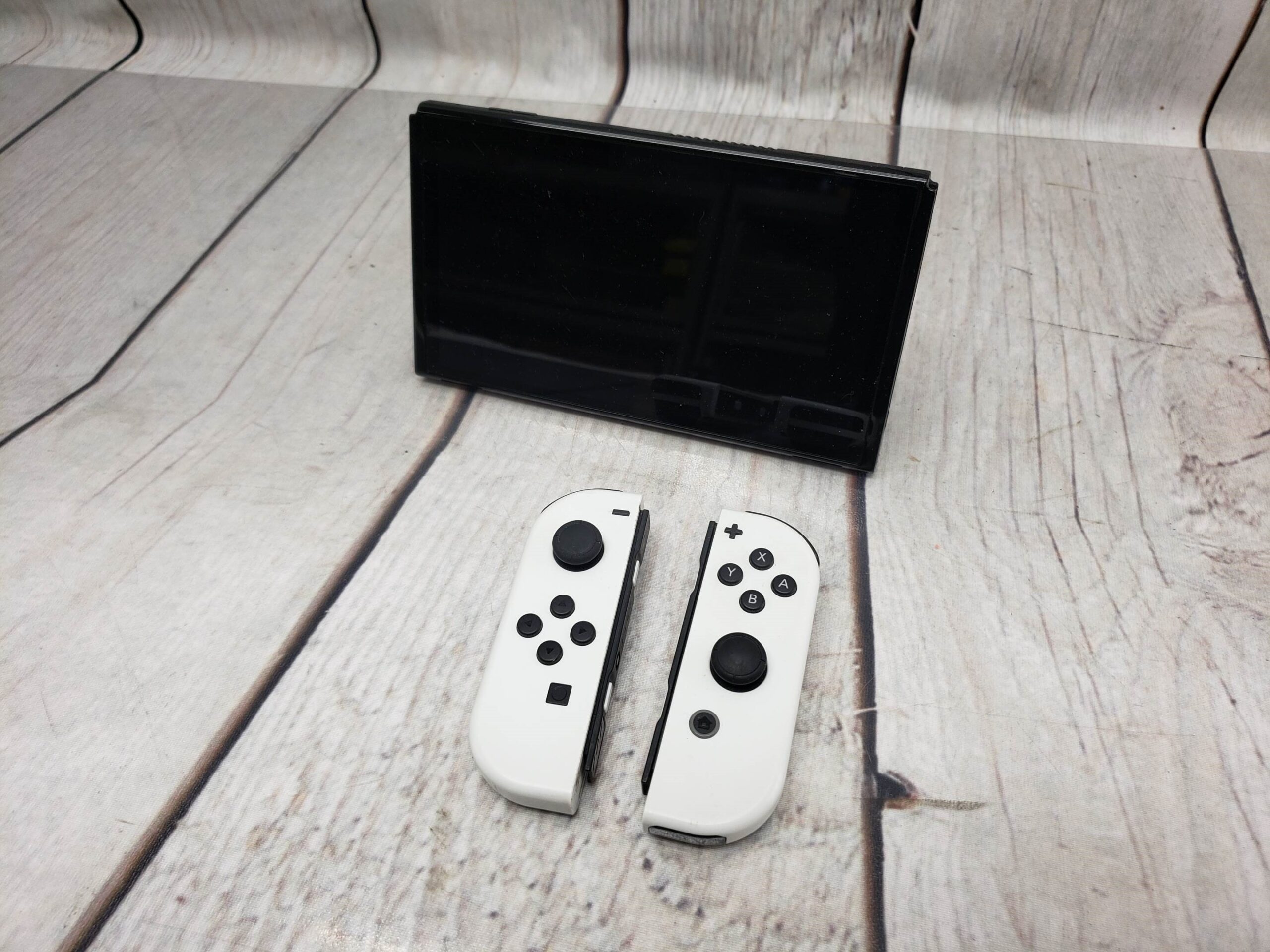 NINTENDO SWITCH OLED 64GB W/ JOYCONS, POWER SUPPLY, CORDS, MICROSD, GOOD CONDITION