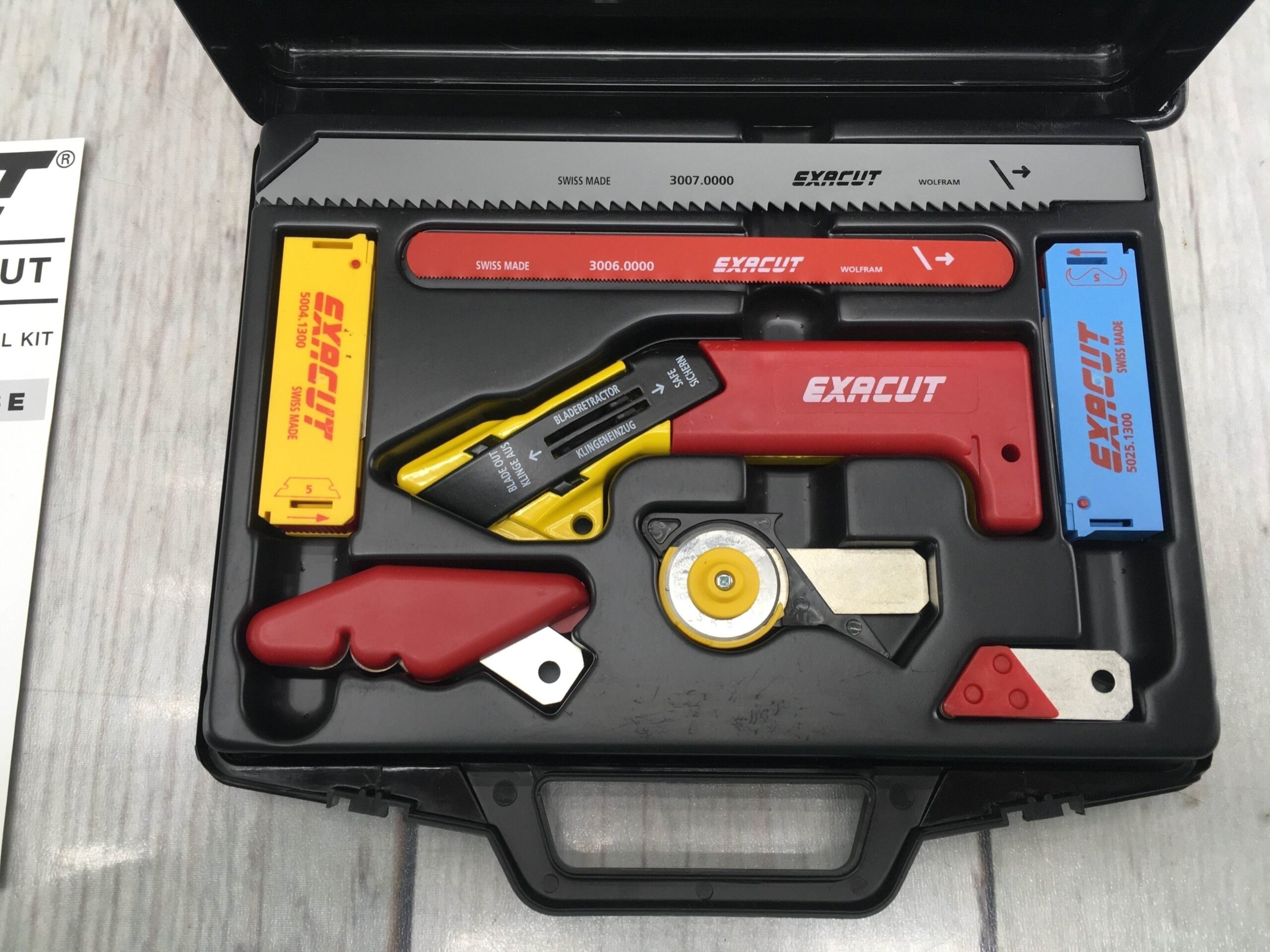 Exacut Cutter. W/ Black Plastic Hard Case. Kit