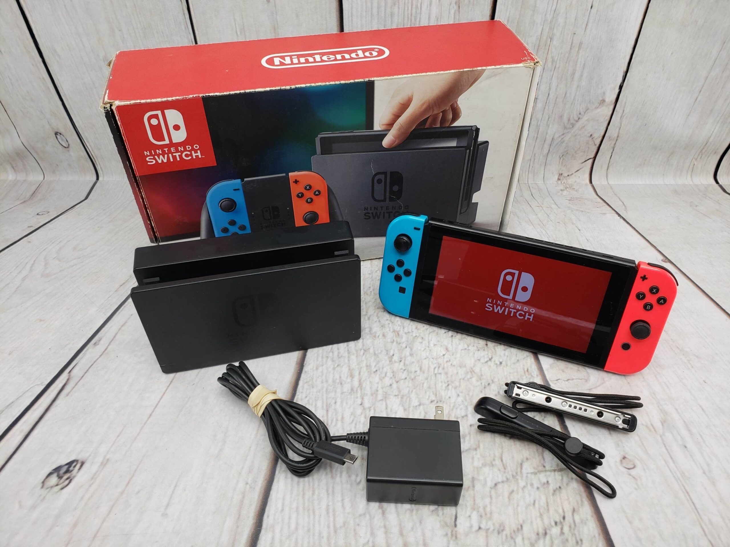 NINTENDO SWITCH 32GB W/ JOYCONS, MICROSD, DOCK, POWER SUPPLY, CORDS, GOOD CONDITION