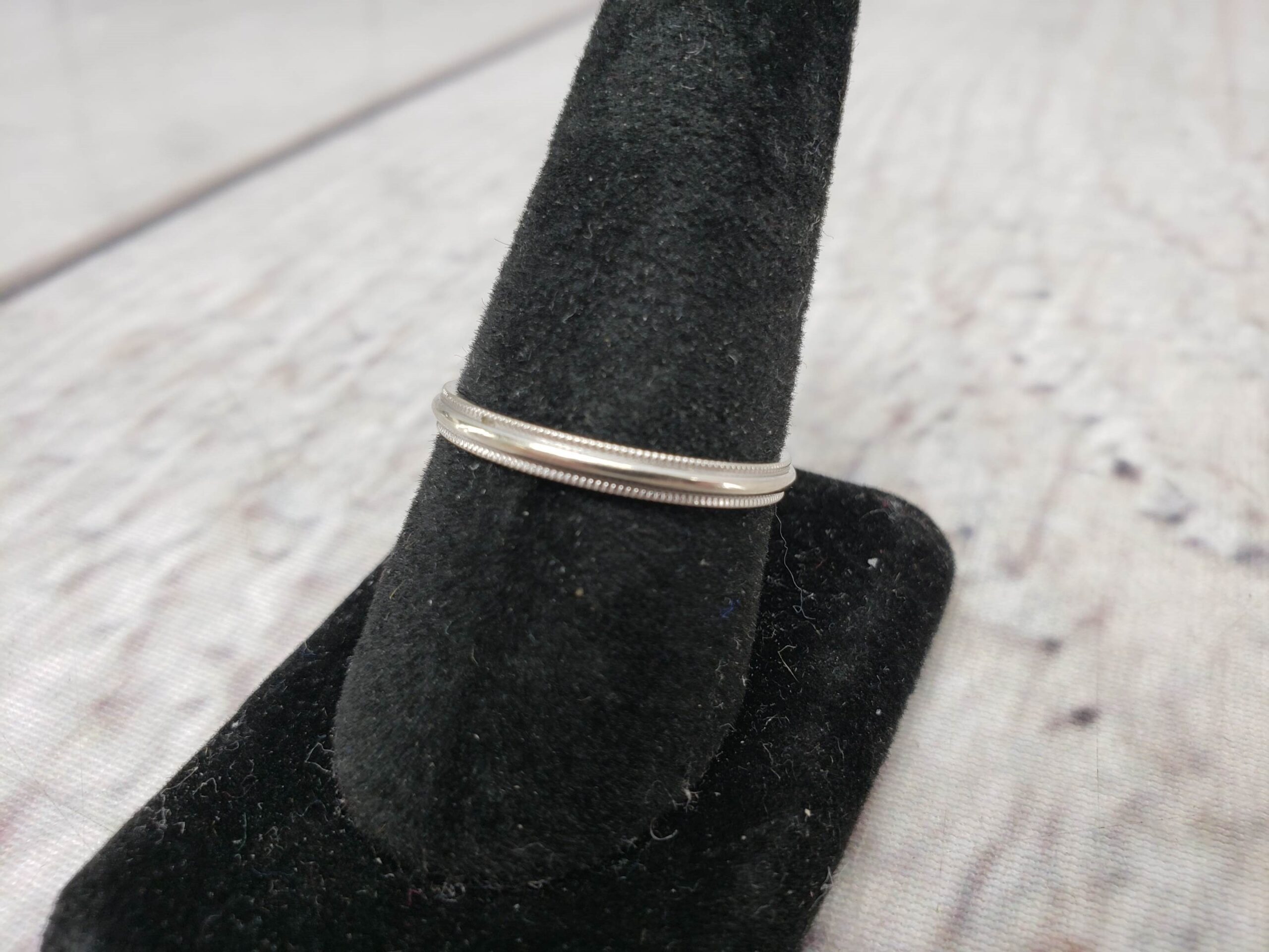 Ring WG Unisex Sz 11 1.50DWT 14K White Gold, Plain Band etched edge