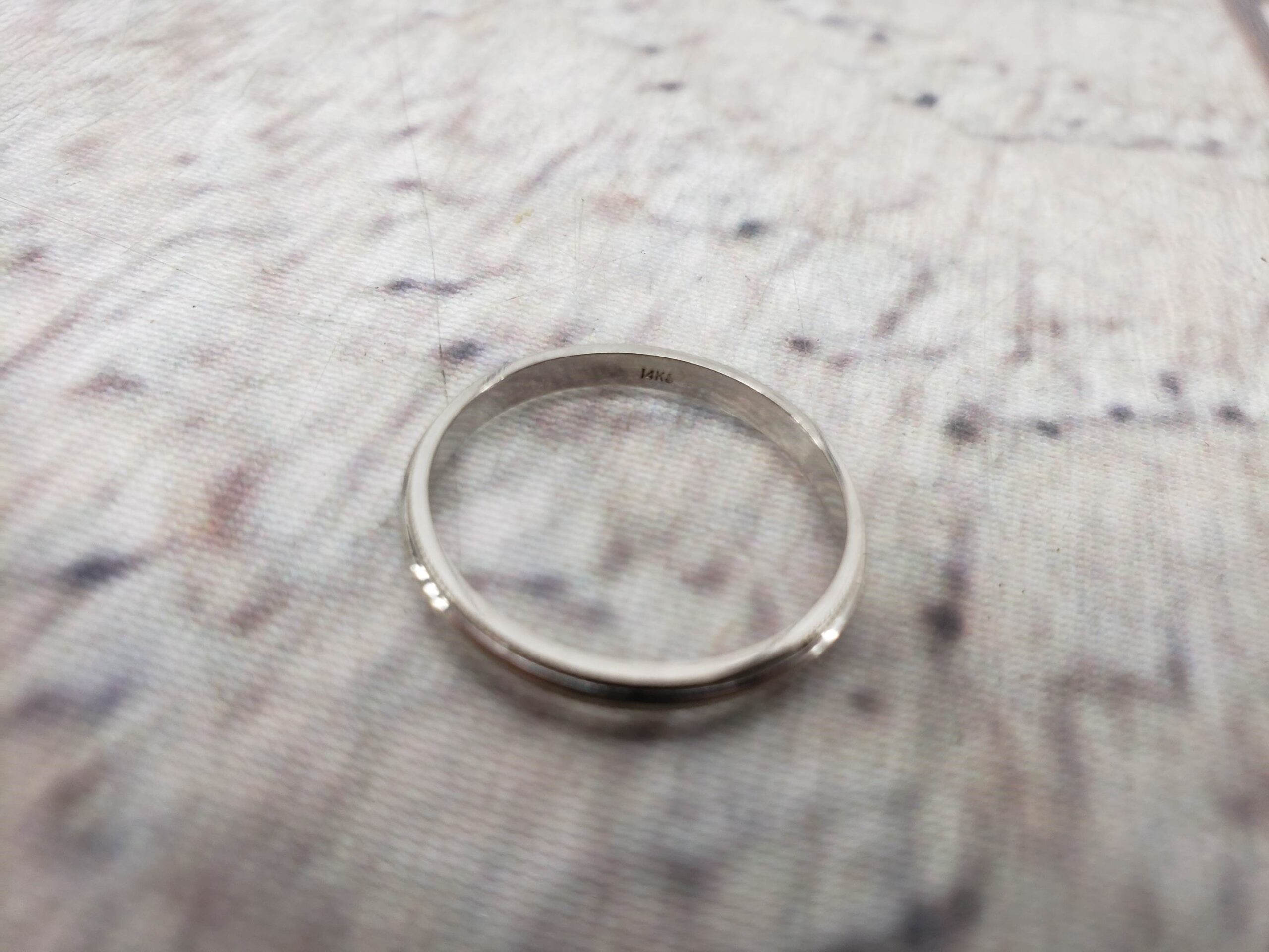 Ring WG Unisex Sz 11 1.50DWT 14K White Gold, Plain Band etched edge