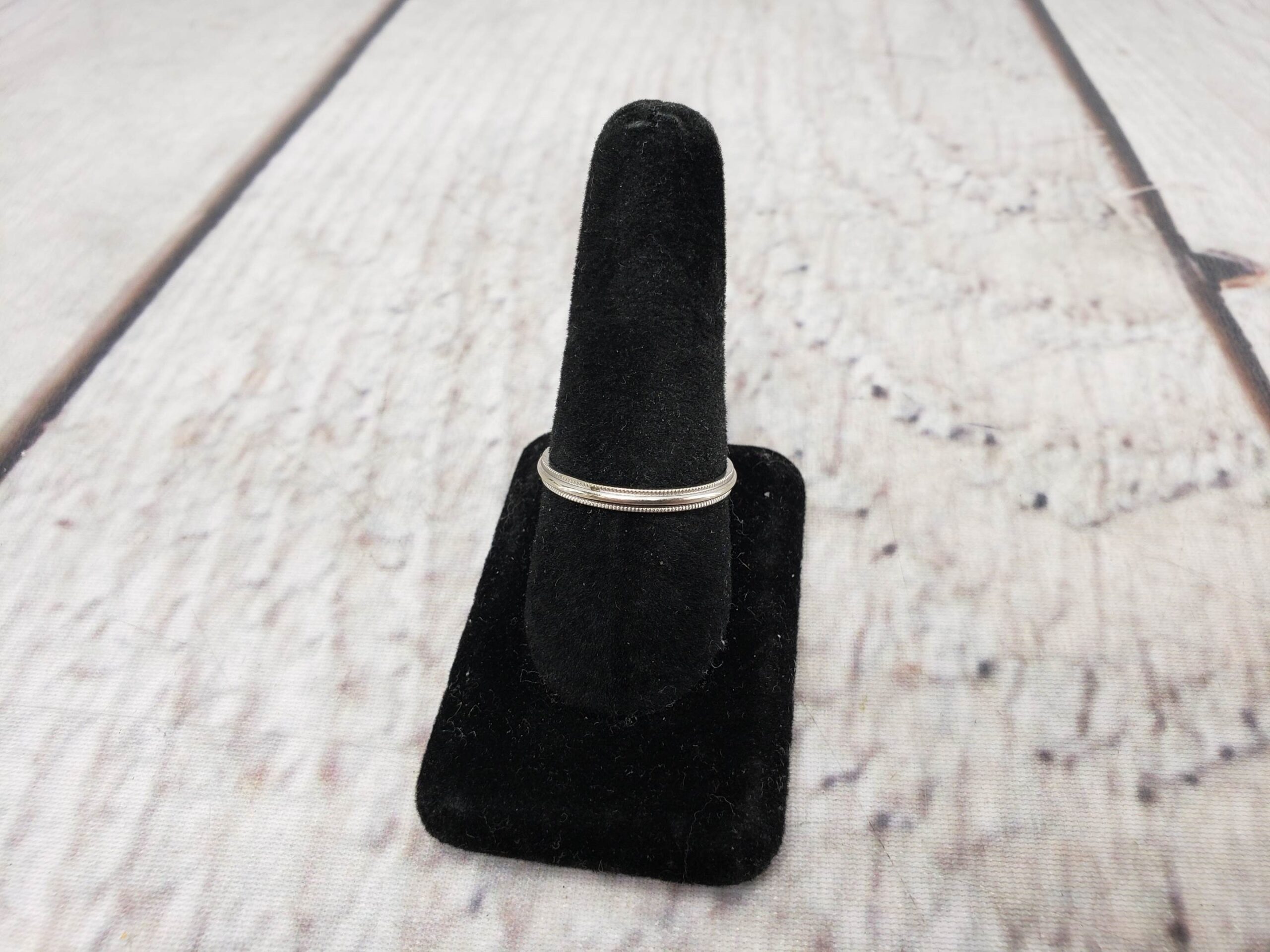 Ring WG Unisex Sz 11 1.50DWT 14K White Gold, Plain Band etched edge