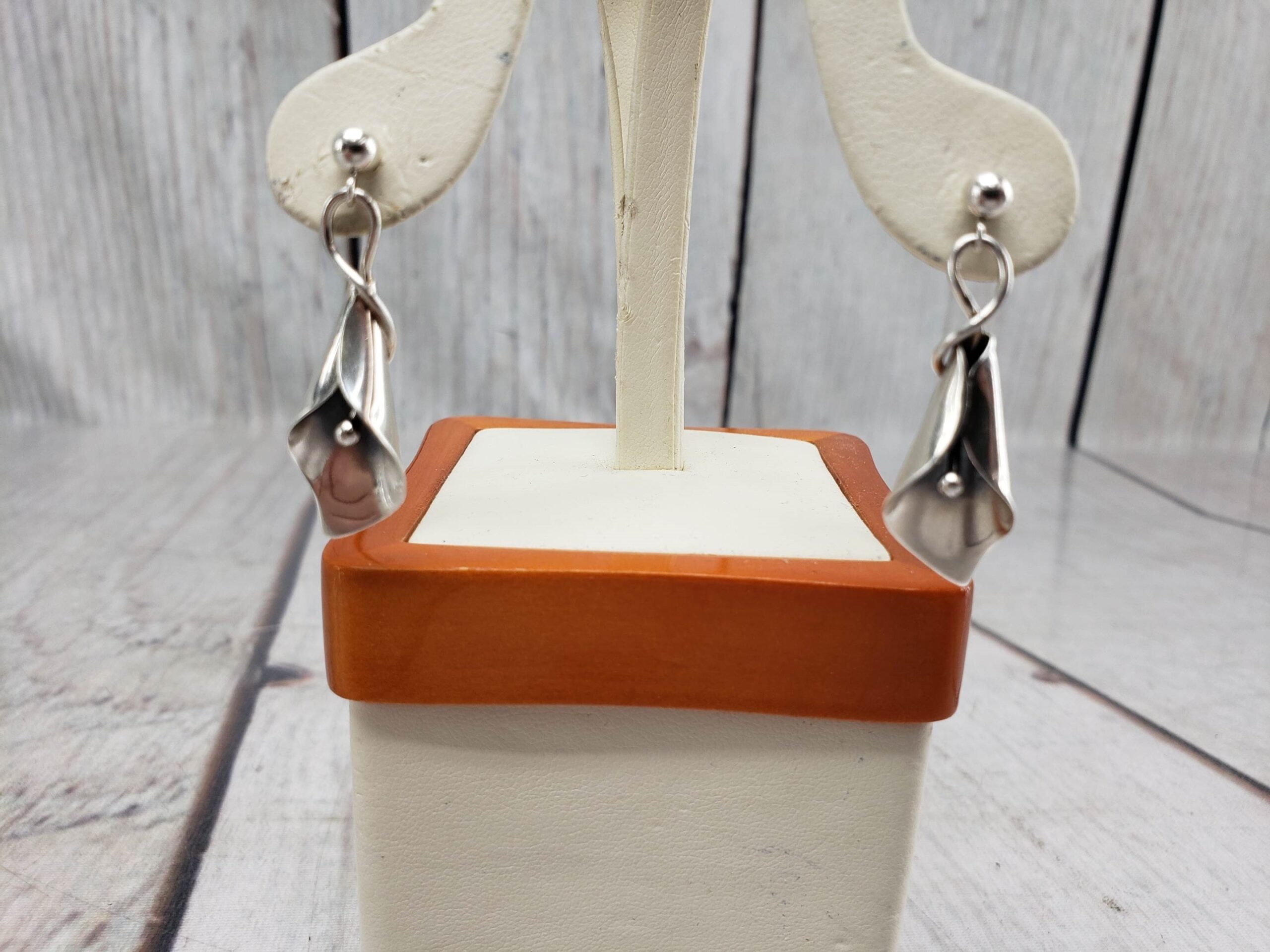 Earrings SS Women Stud Dangle 2.10DWT .925 Sterling Silver, Lilies
