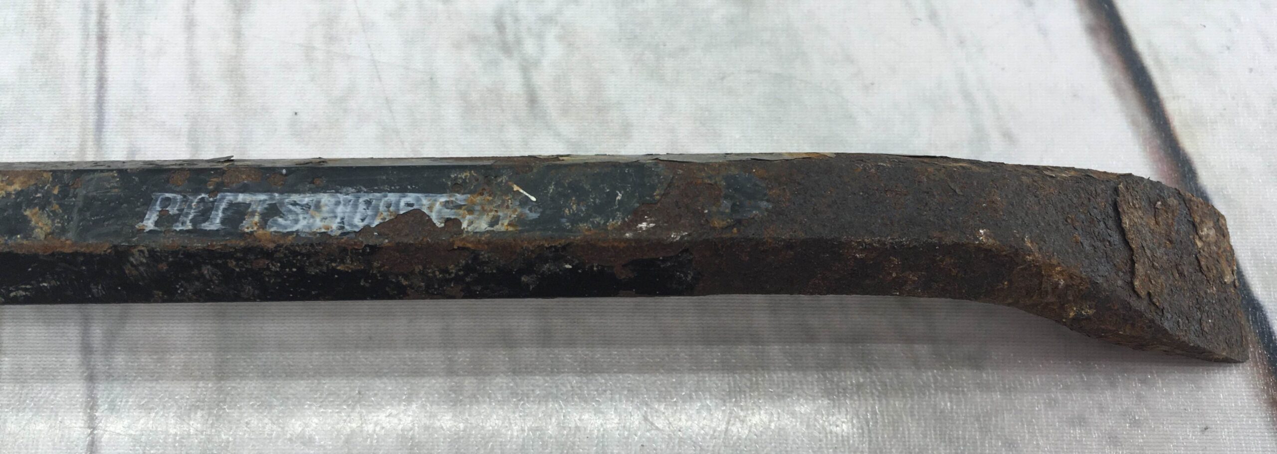 PITTSBURGH 24 in. Gooseneck Wrecking Bar/ Prybar/ Crowbar