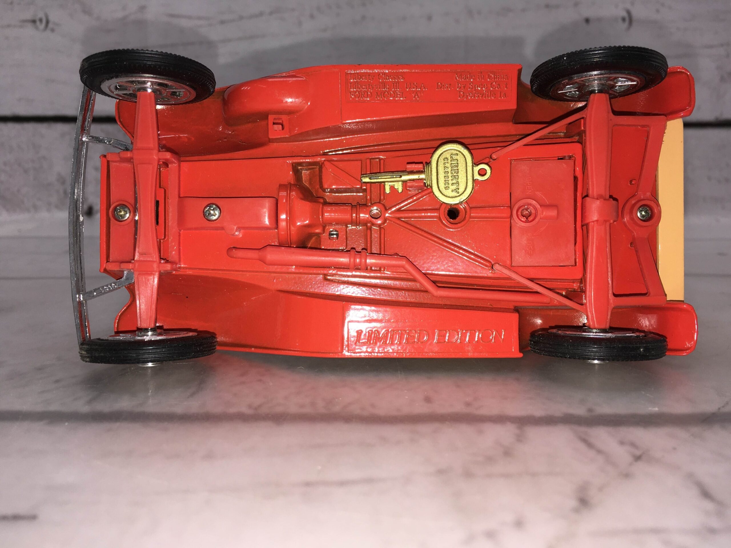 Liberty Classics Inc JJ Case Threshing Machine Model A Toys