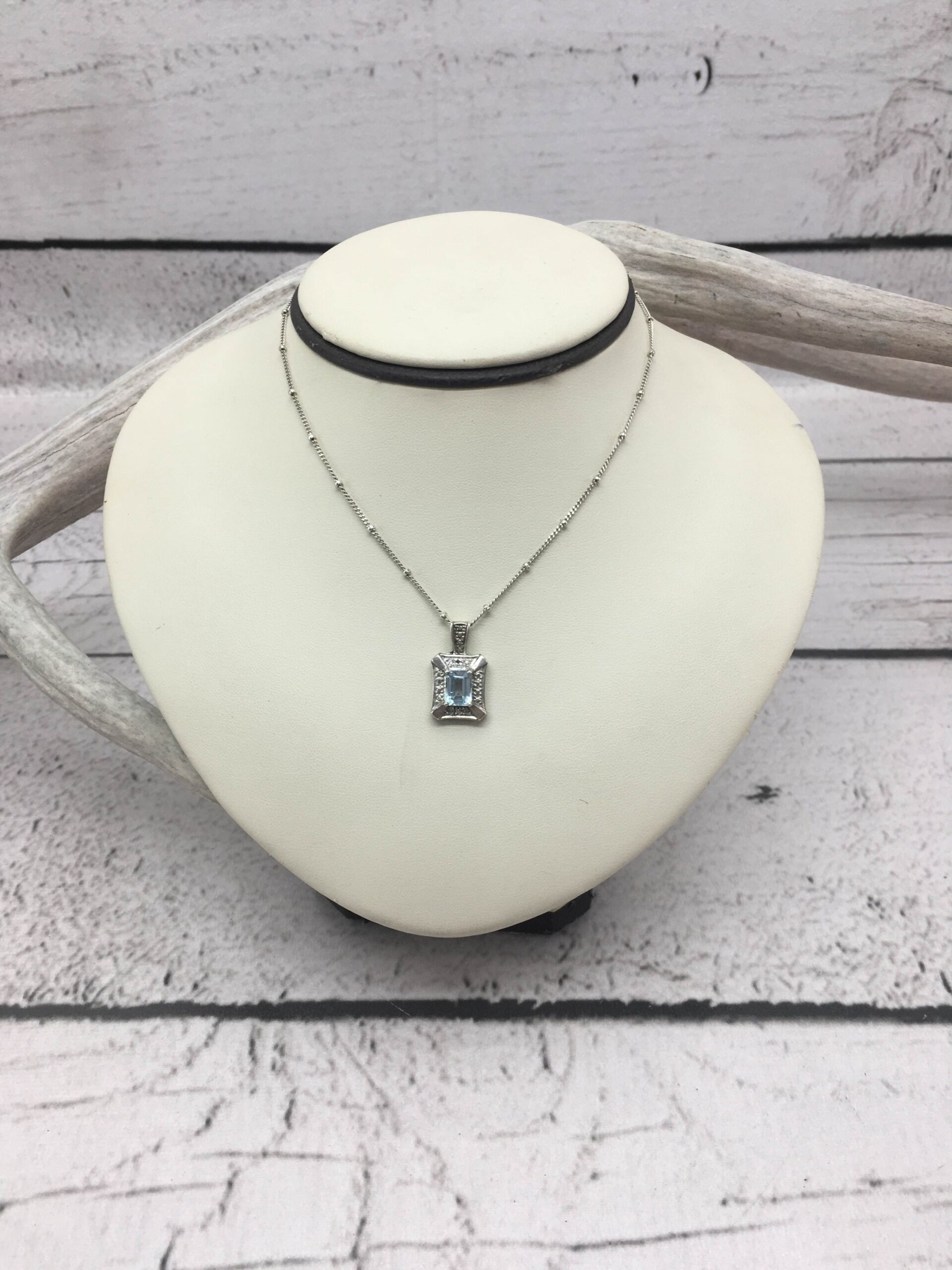 Necklace SS Women 18″ Curb Chain (with beads), 3.22DWT .925 Sterling