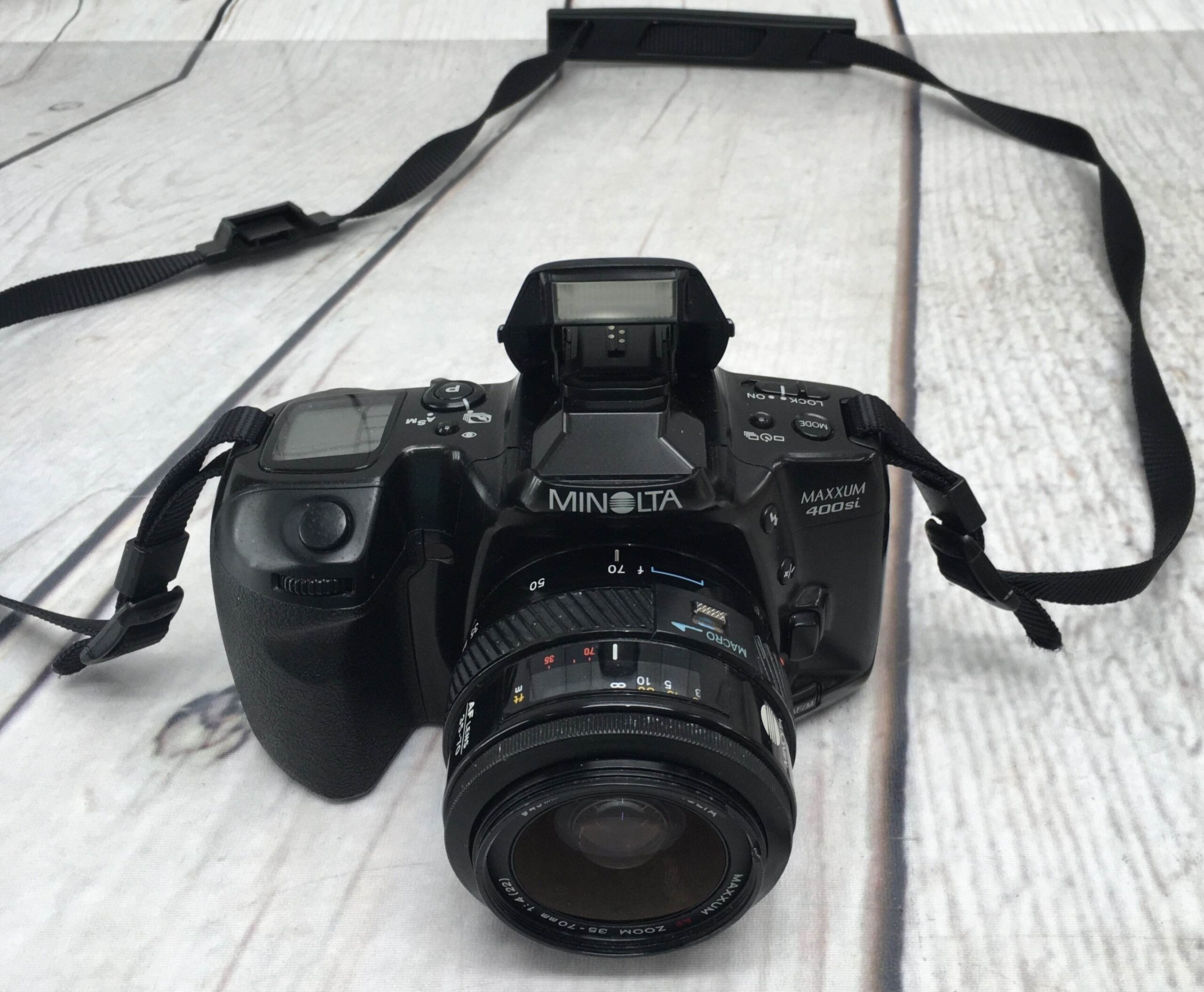 Minolta MAXXUM 400SI 35MM Camera