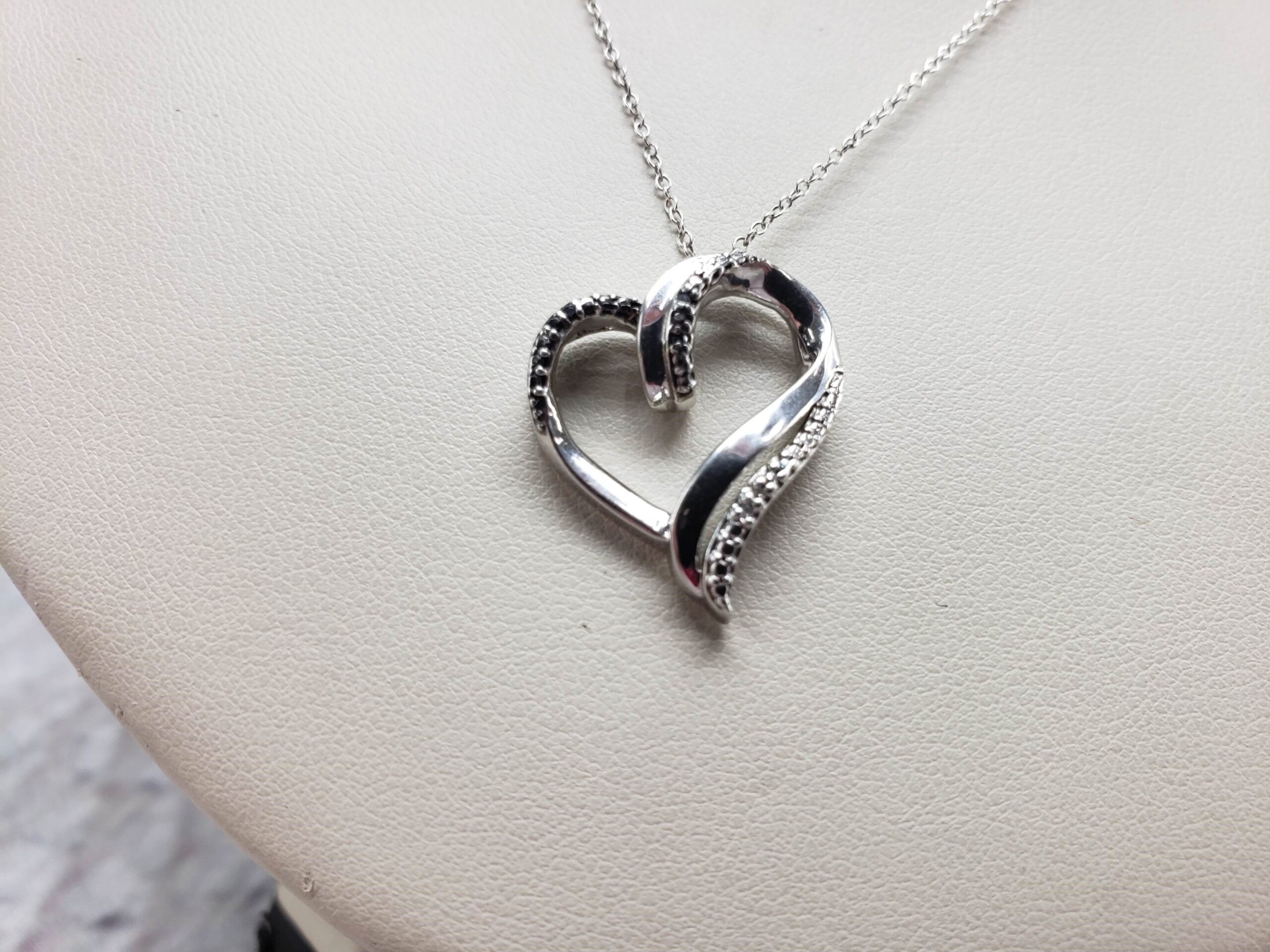 Necklace SS Women 18″ Cable Chain, 1.50DWT .925 Sterling Silver, Heart Pendant