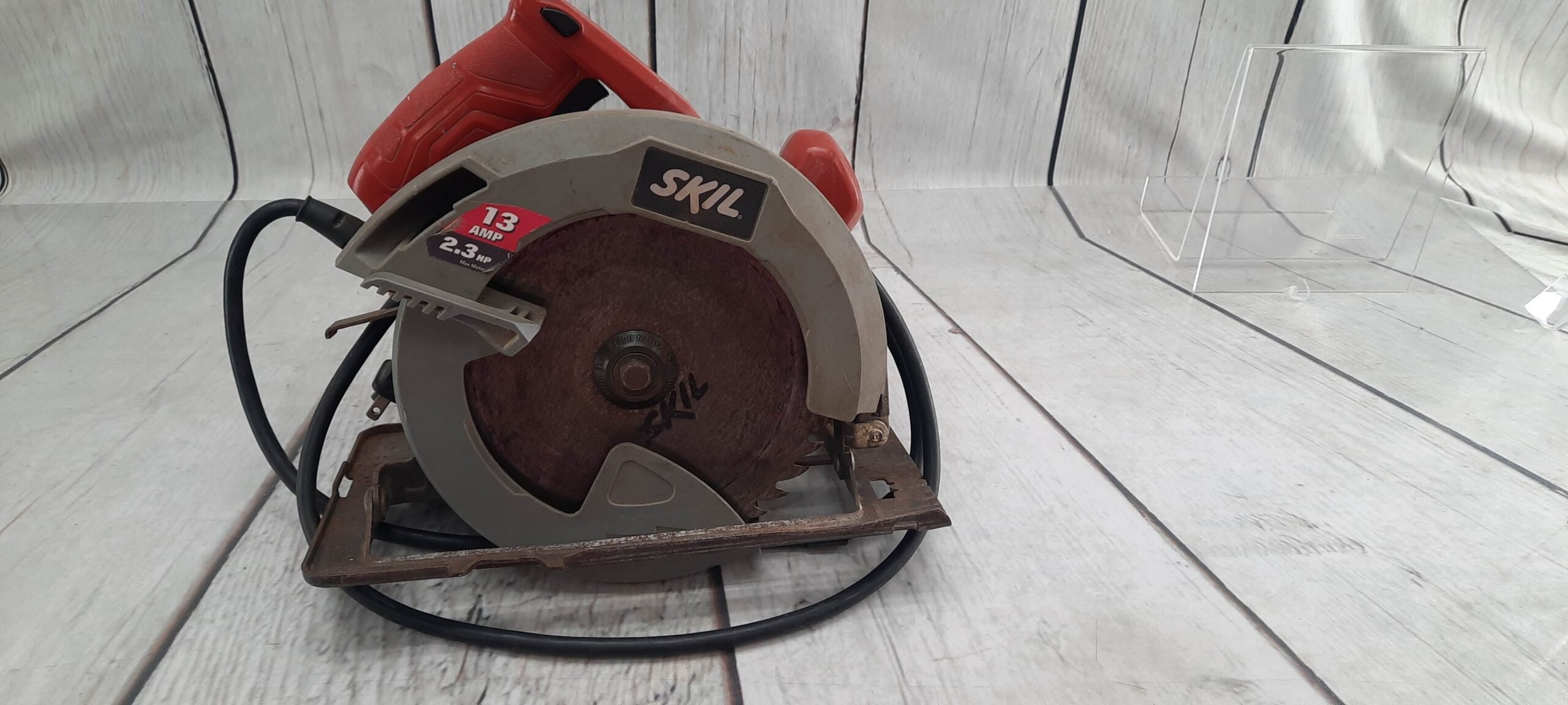 SKIL 5080-01 7-1/4″ Corded Circular Saw, 13-Amp, Red