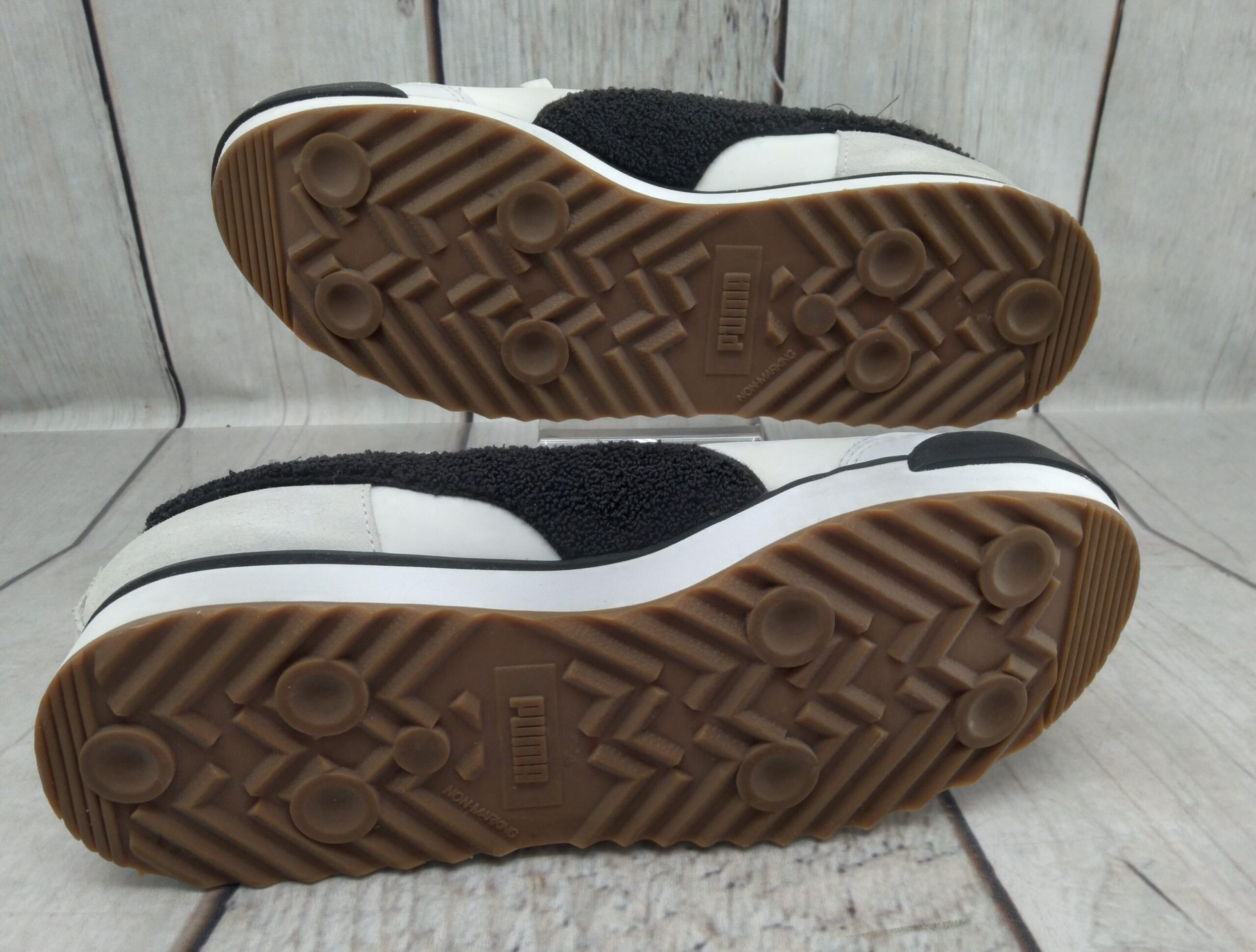 PUMA Roma Amor Heritage.. White Black.. Low Sneaker Shoes (370947-01) – US Womens Sz 11