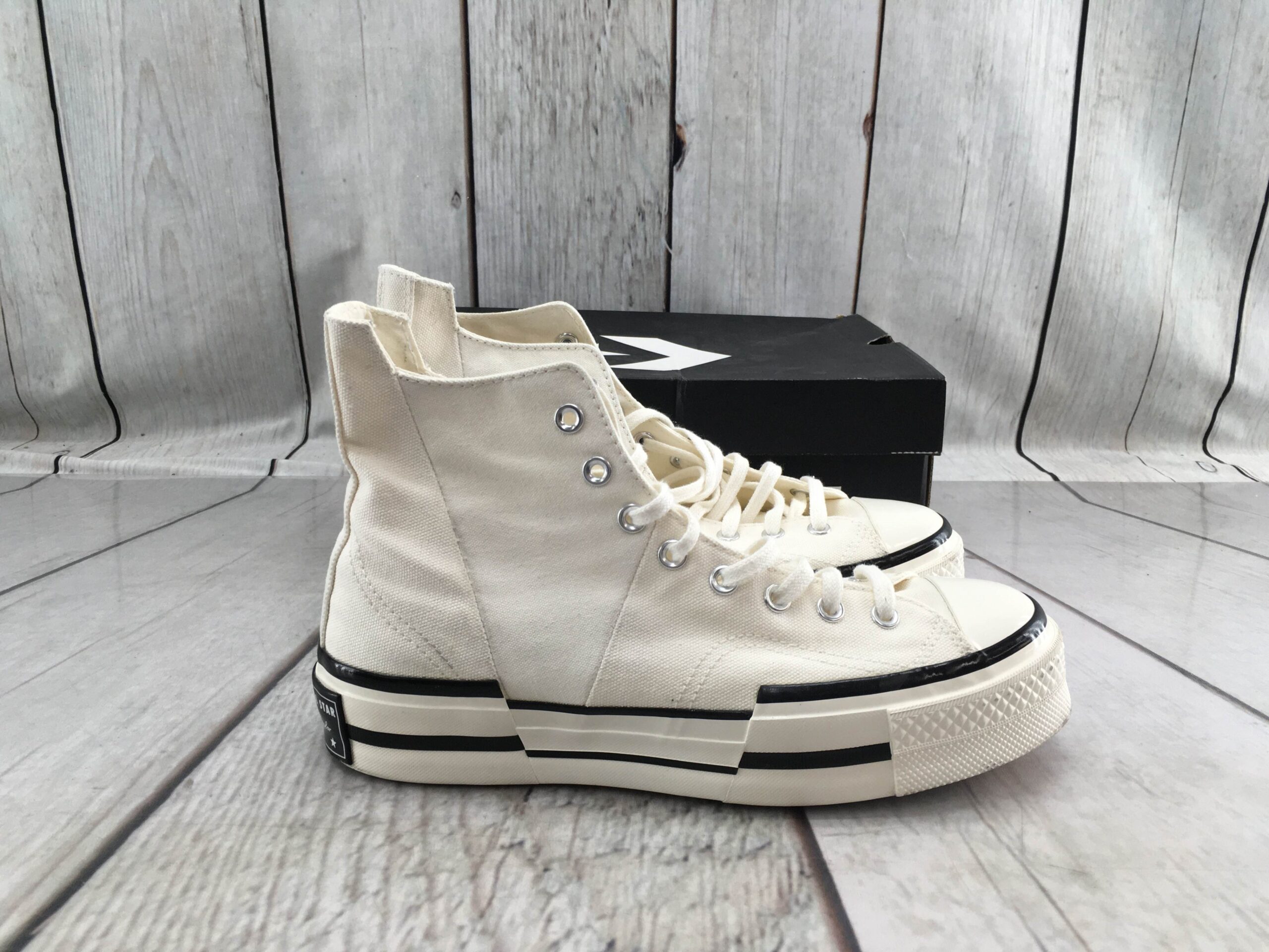 Converse Chuck Taylor All Star 70 Unisex High Top Shoes. Men’s Size 9.5 and Woman’s 11.5