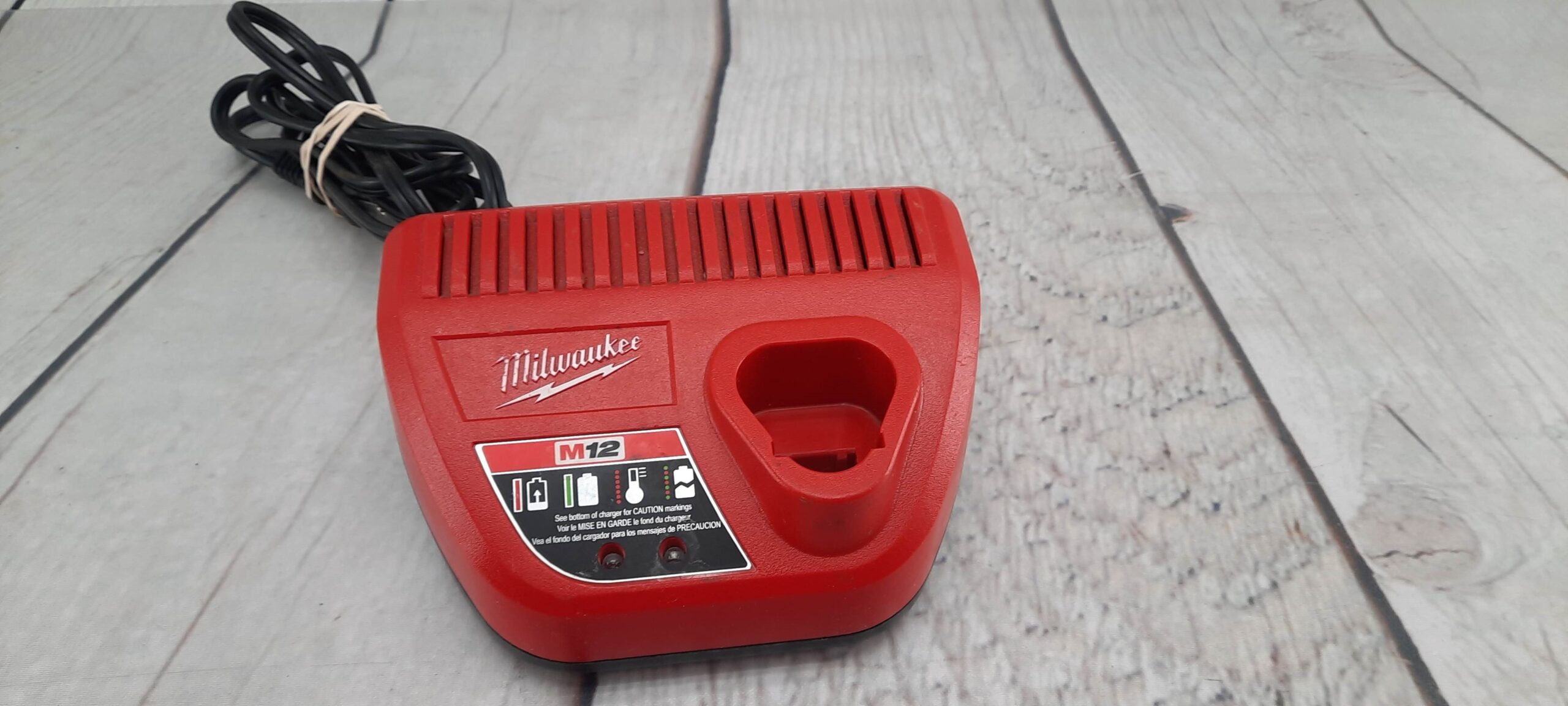 Milwaukee 48-59-2401 Battery Charger