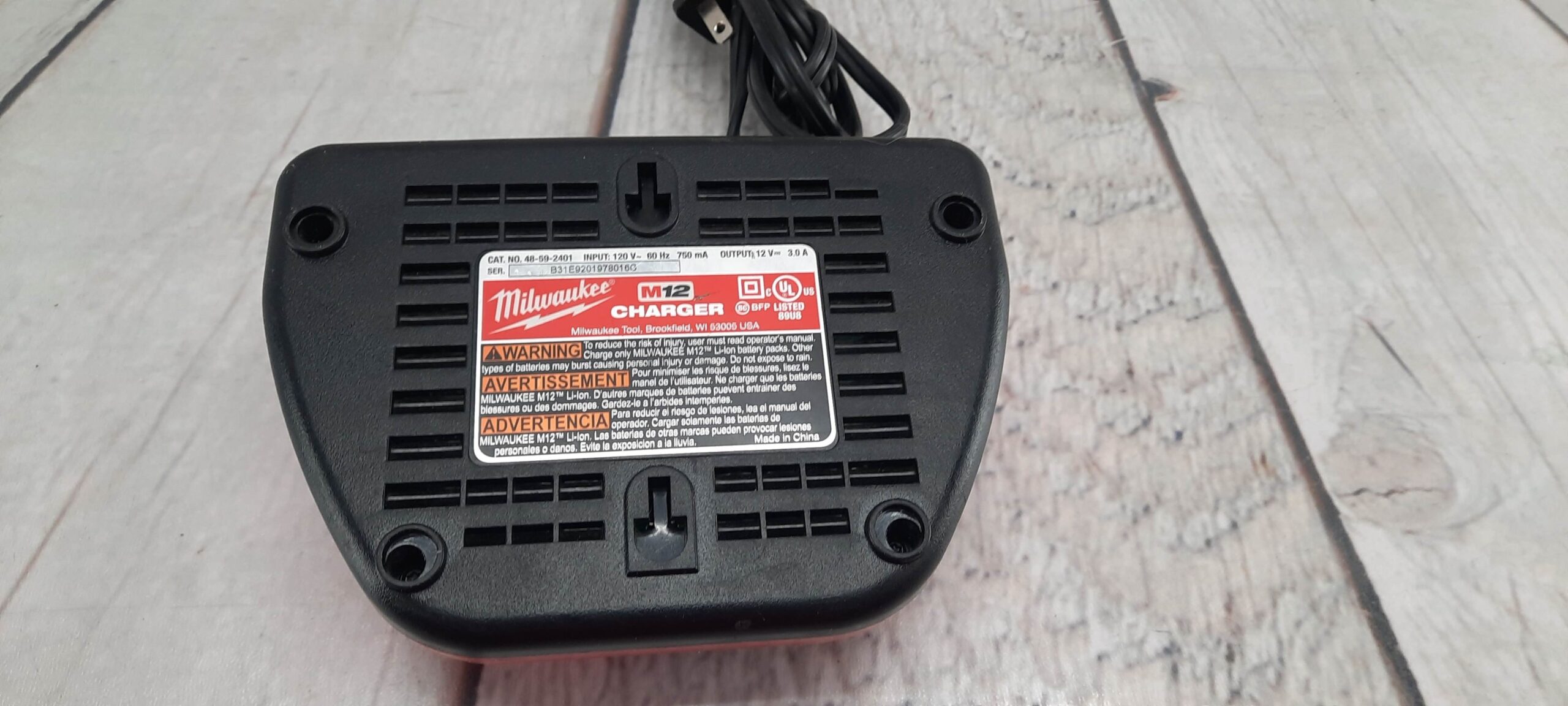 Milwaukee 48-59-2401 Battery Charger