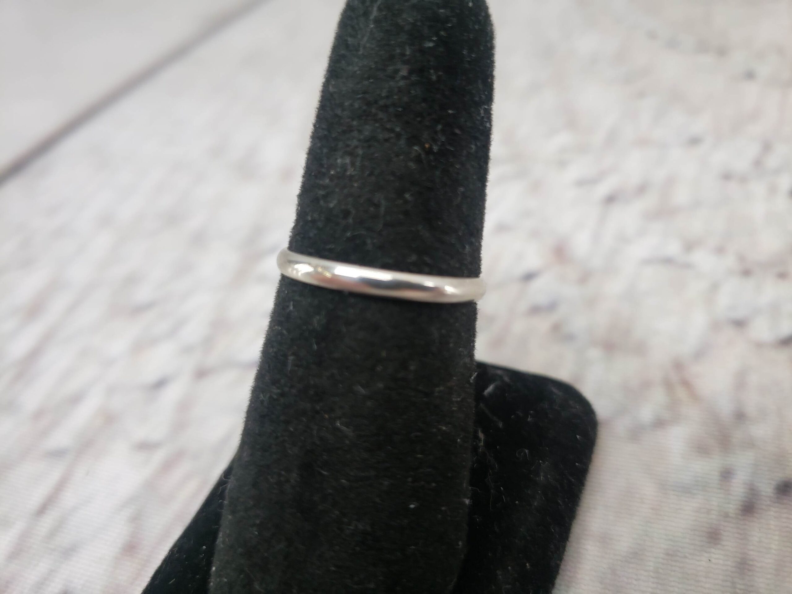 Ring WG Unisex Sz 8 0.95DWT 14k White Gold Plain Band