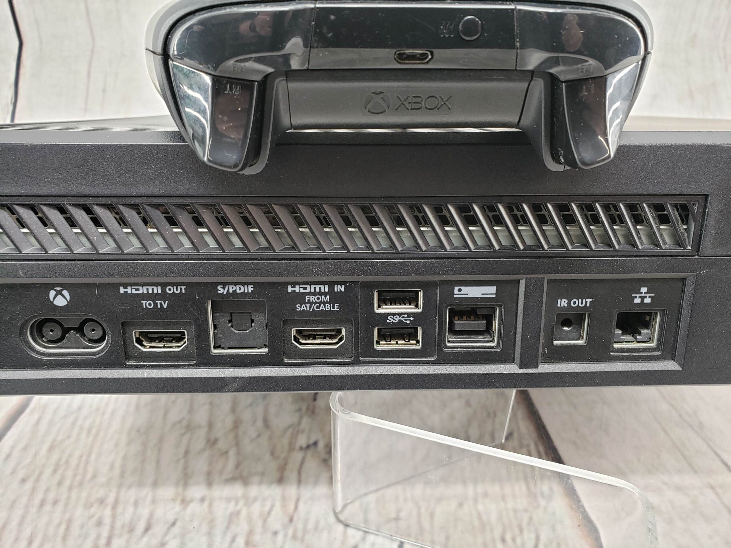 Microsoft Xbox One Original 500GB w/ one controller, power supply, cords, good condition