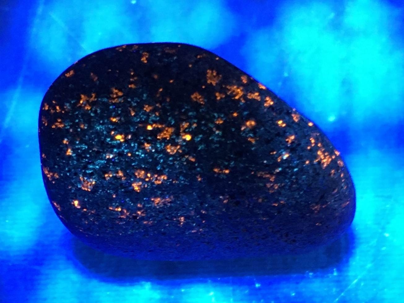 NA 23.5.29 UV Light Light