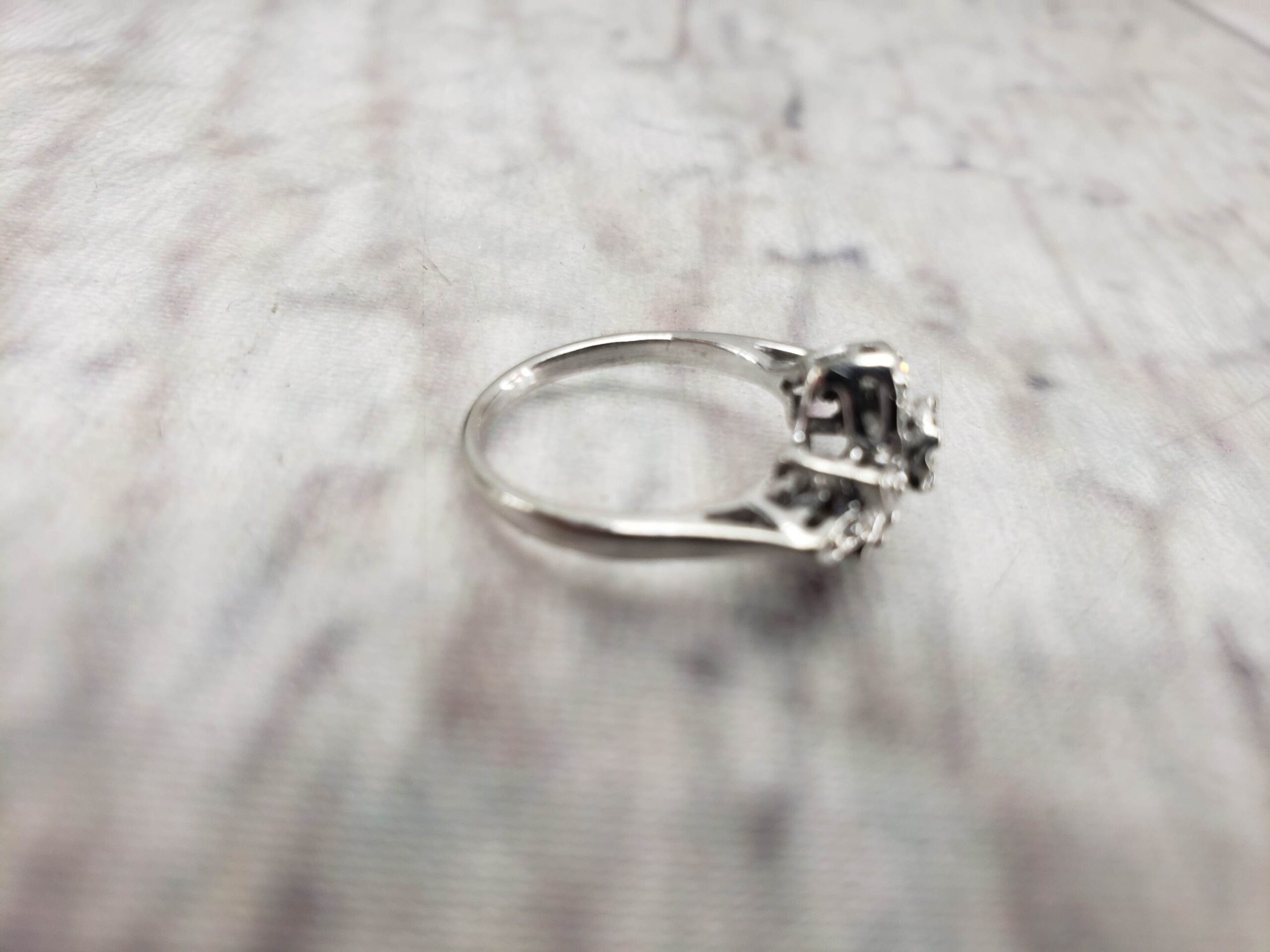 Ring WG Women Sz 5 2.0DWT 14k White Gold, Round Cut Diamonds in Flower Setting