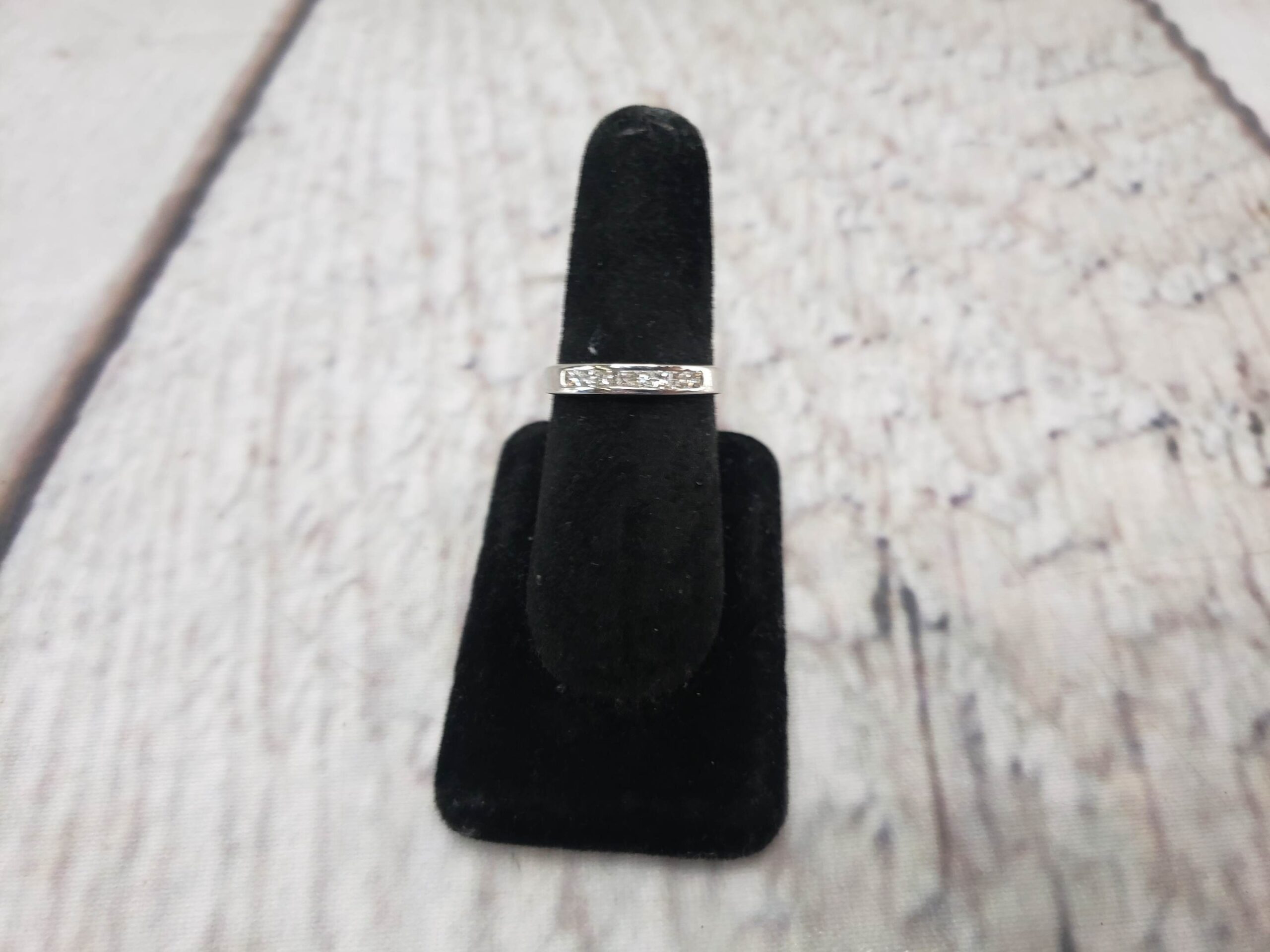 Ring PT Women Sz 8 3.90DWT 950 Platinum, 8x Square Cut Diamonds Channel Ring