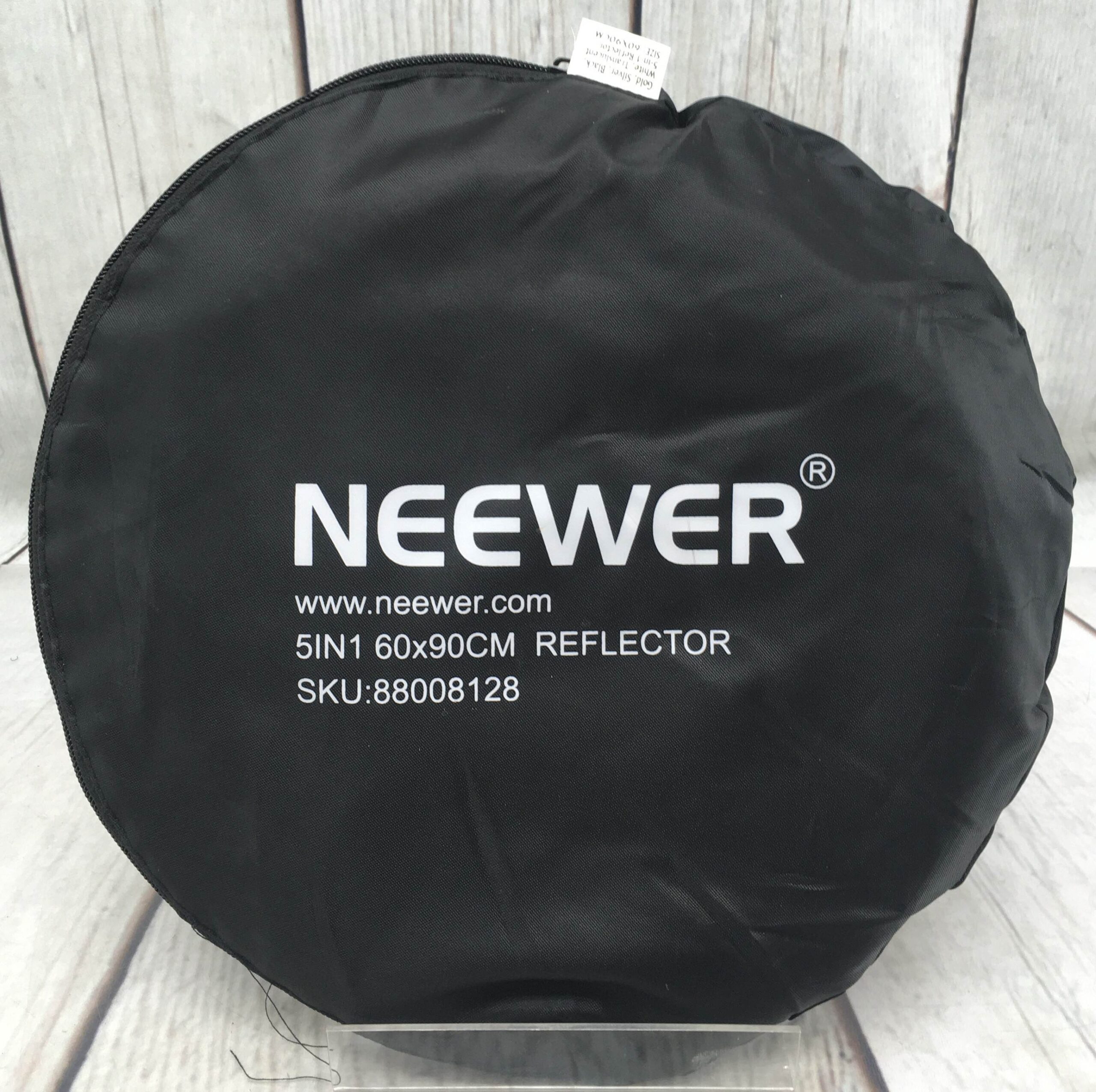 NEEWER 60x90cm Folding Oval Studio Light Reflector with Carrying Bag