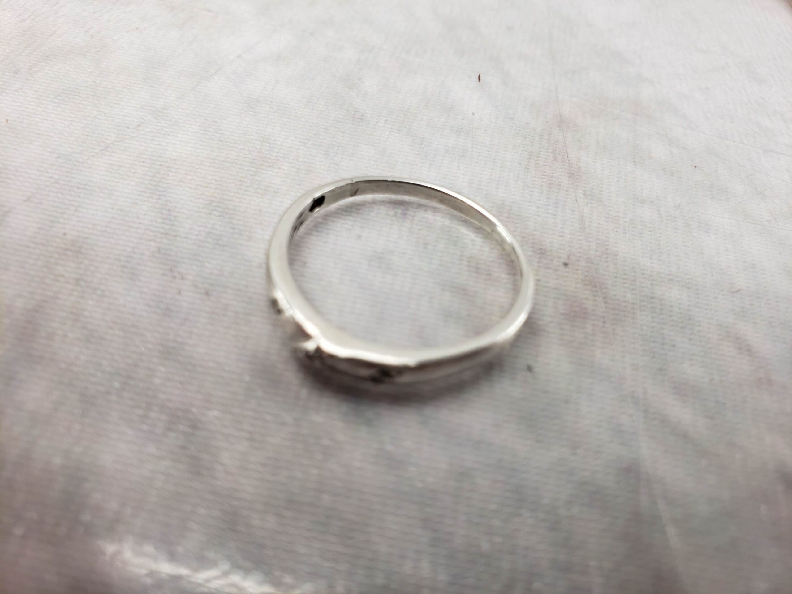 Ring SS Women Sz 8 0.92DWT .925 Sterling Silver Vintage Band with Diamond Chips