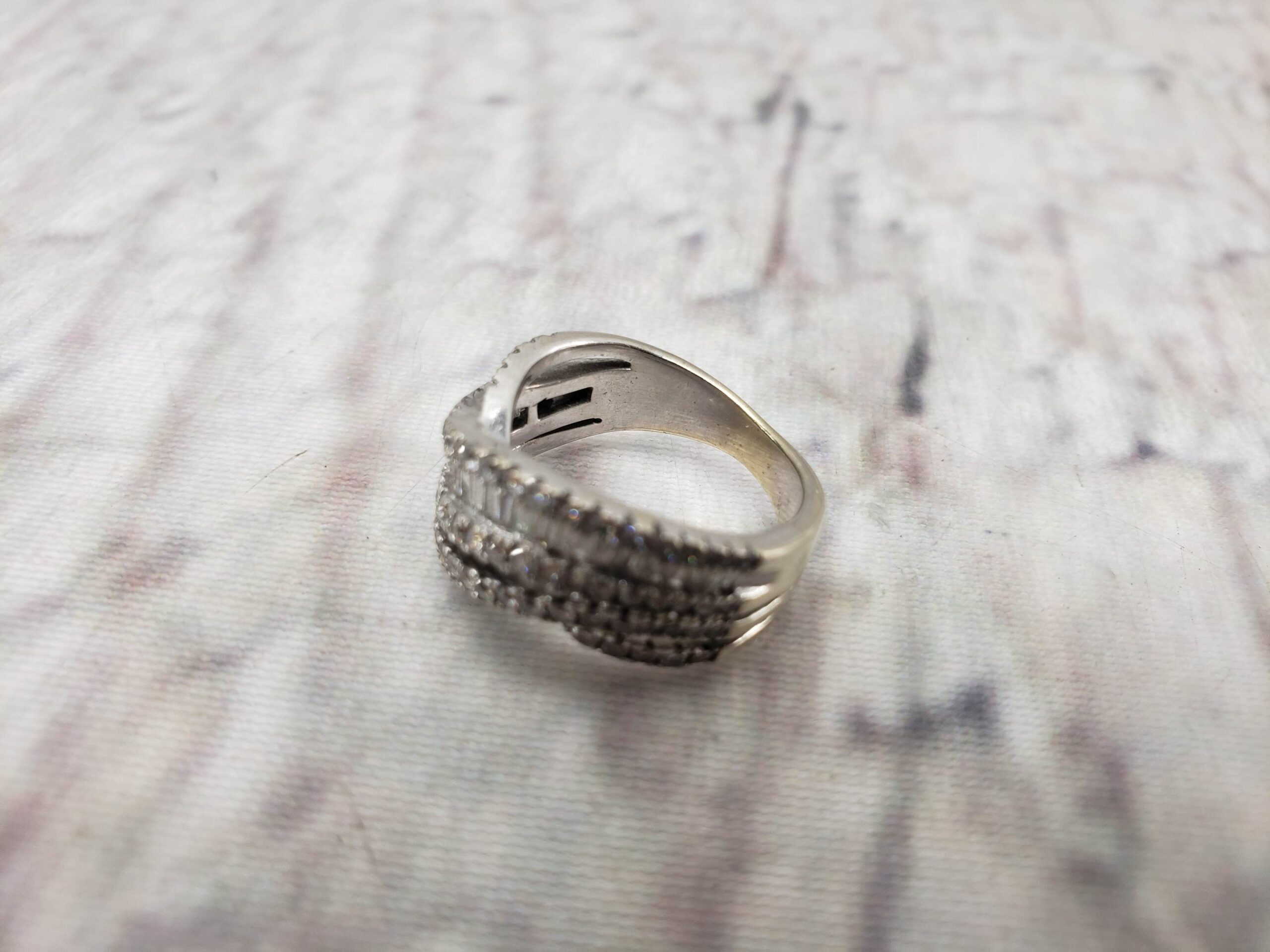 Ring WG Women Sz 6 4.40DWT 14k White Gold, Round and Baguette Diamonds