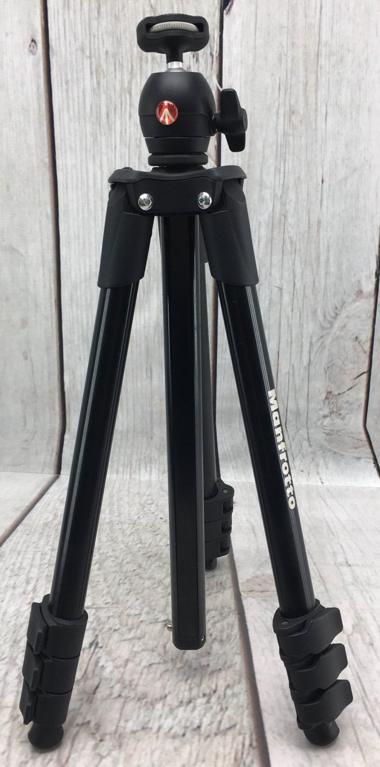 Manfrotto MKCOMPACTLT-BK Tripod