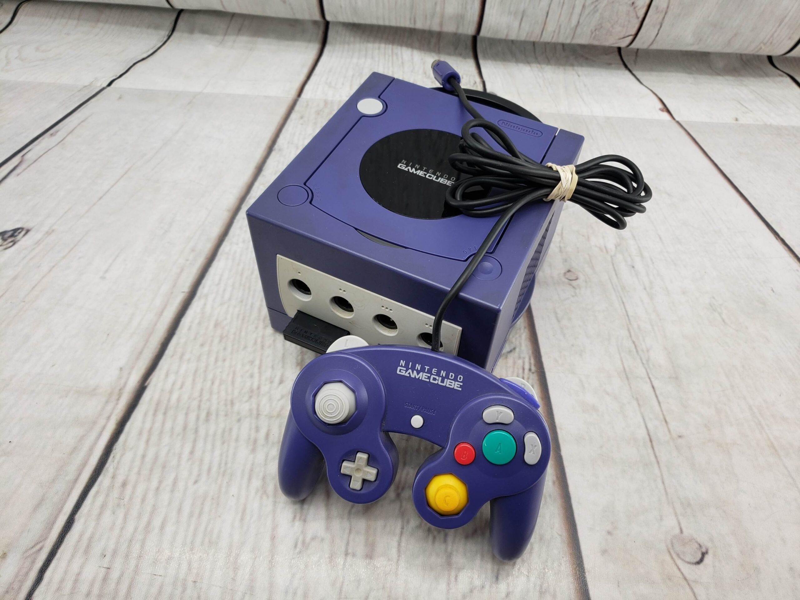 Nintendo Gamecube w/ 1 controller, power supply, cords, good condition