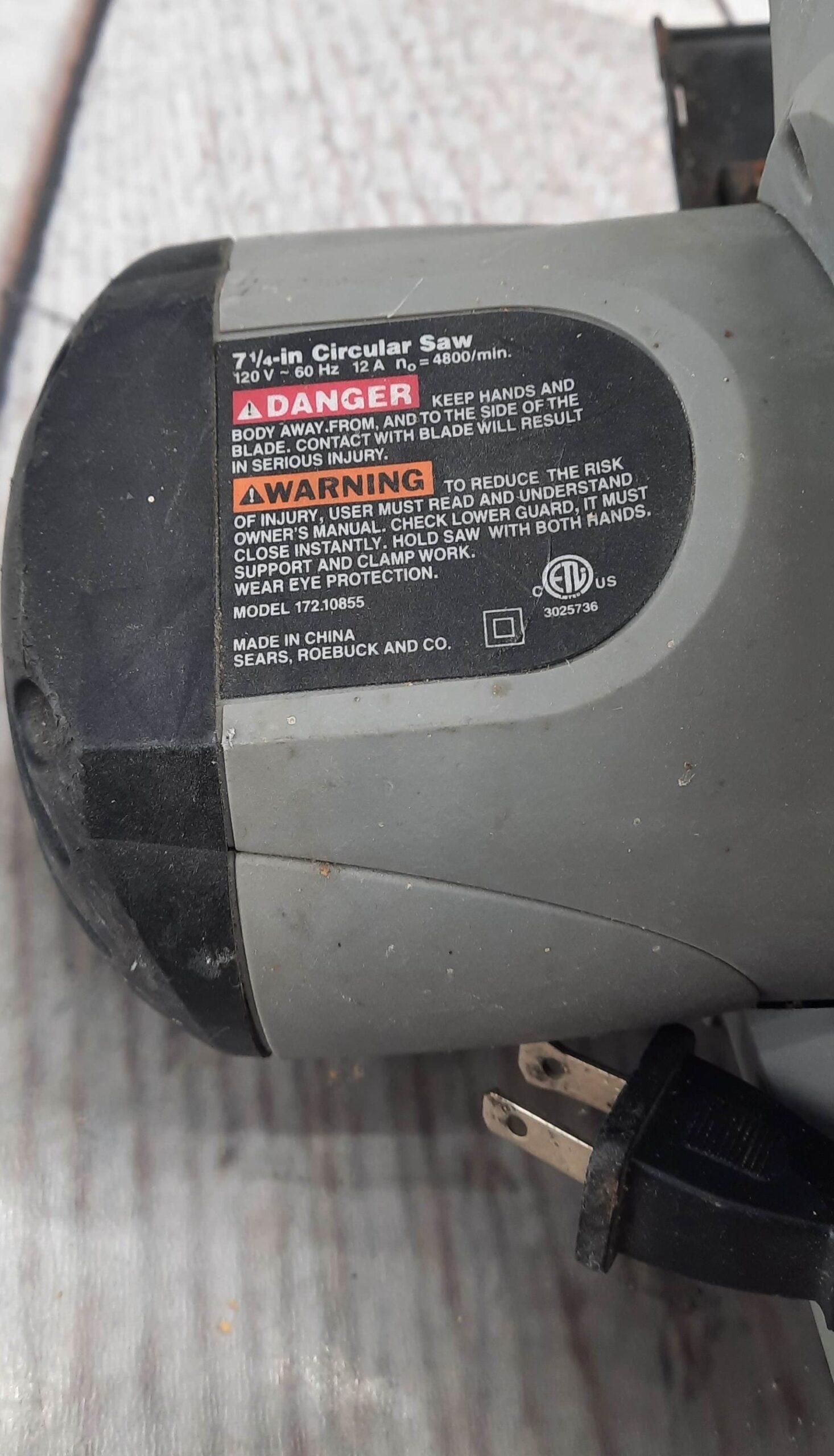 Craftsman 7 1/4″ Saw – Circular W Blade