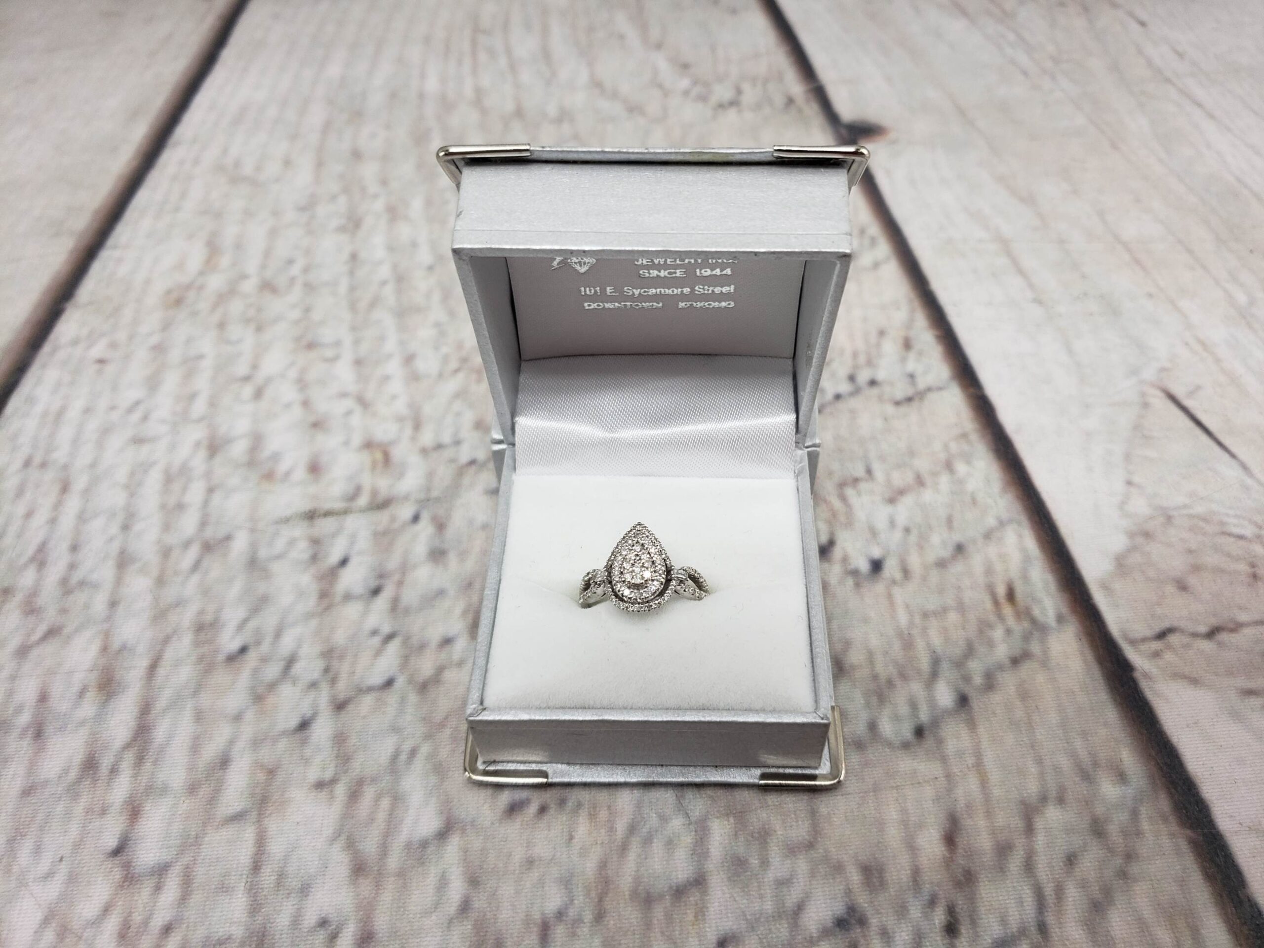 Ring WG Women Sz 7 2.4DWT 14k White Gold, .66CTW Diamonds in Teardrop Setting