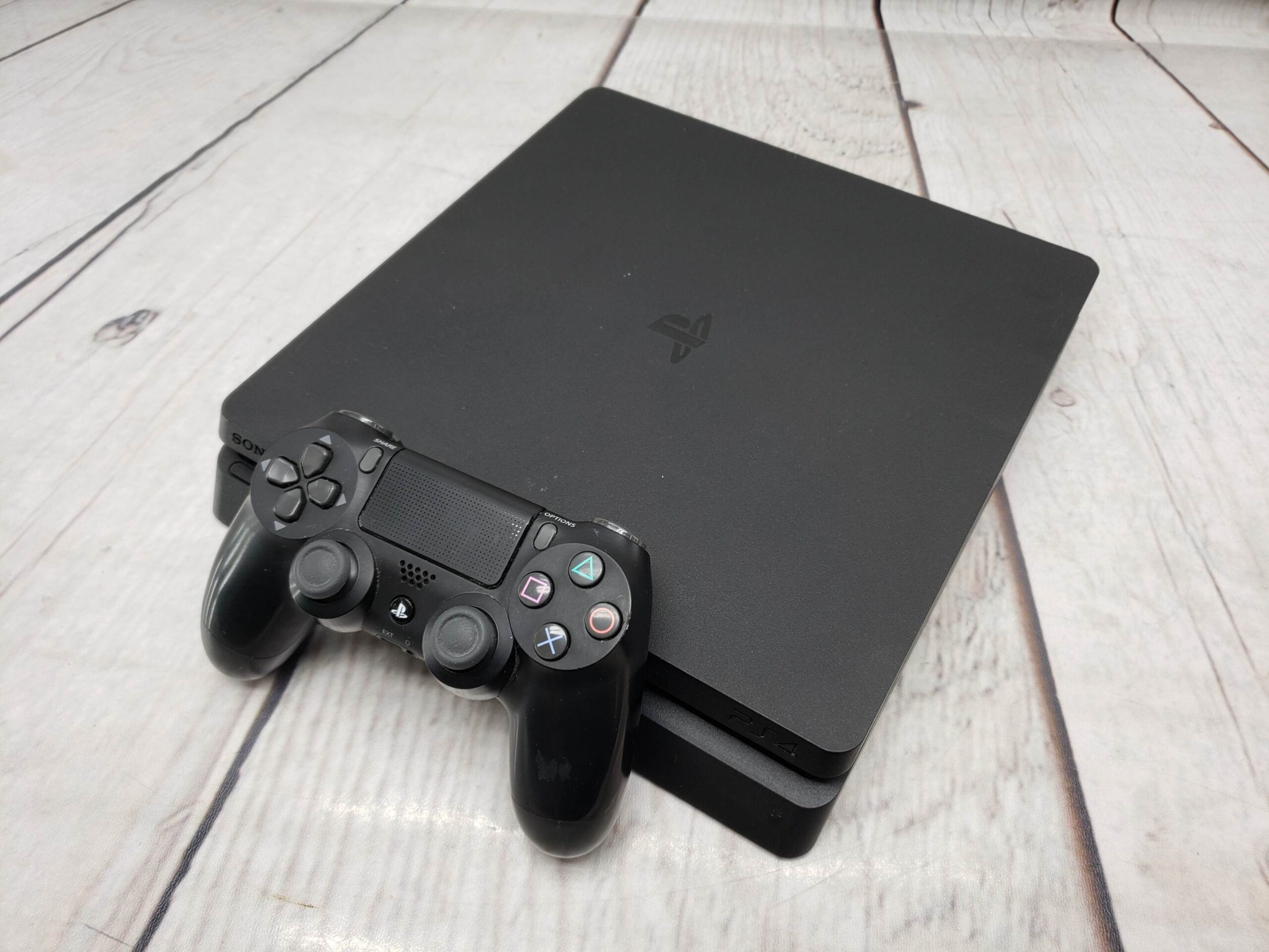 Sony cuh-2215b PS4 Slim / Playstation 4 Slim Playstation and PSPs