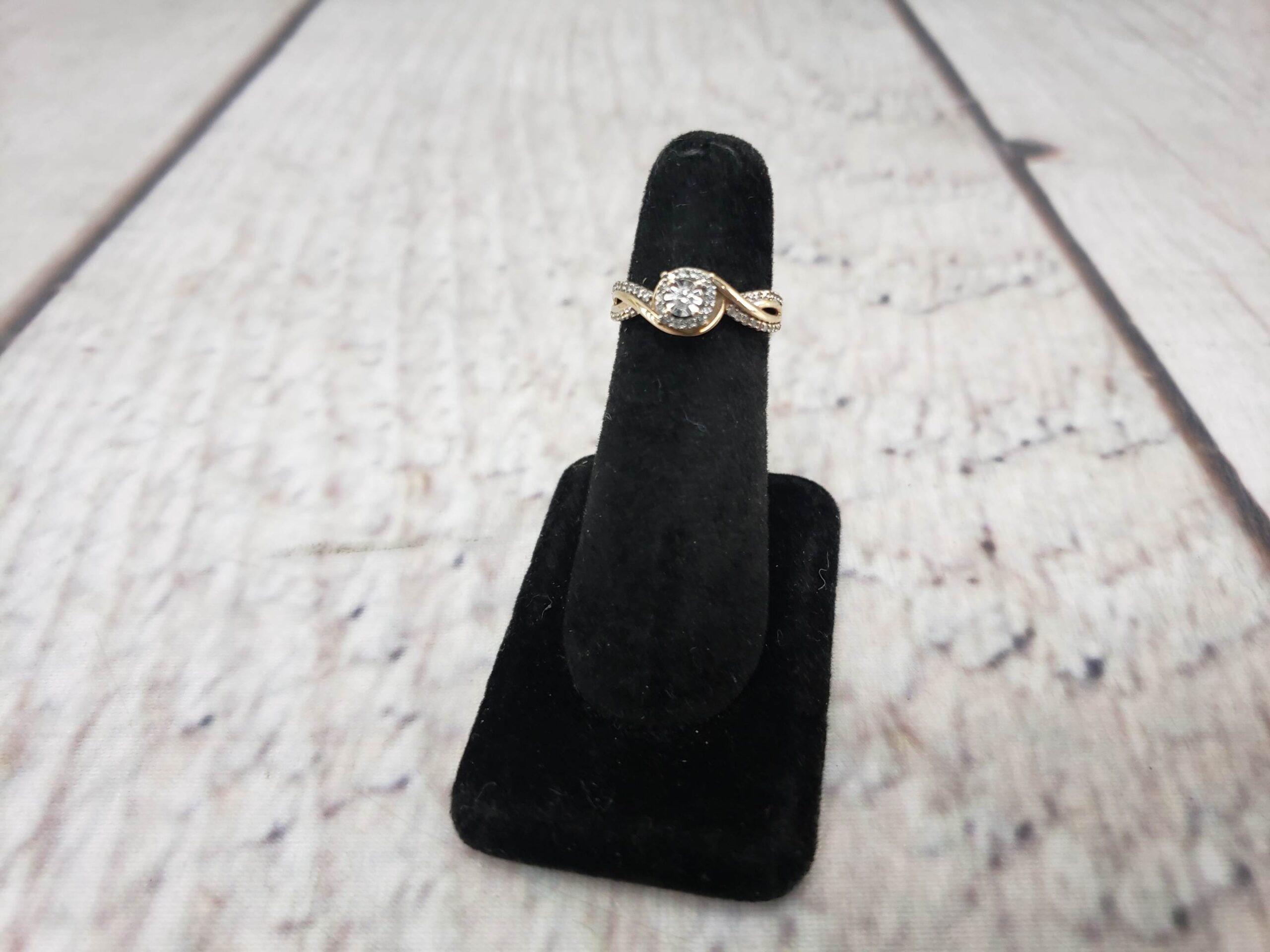 Ring YG Women Sz 5.5 1.70DWT 10k Yellow Gold, Round Cut Diamonds