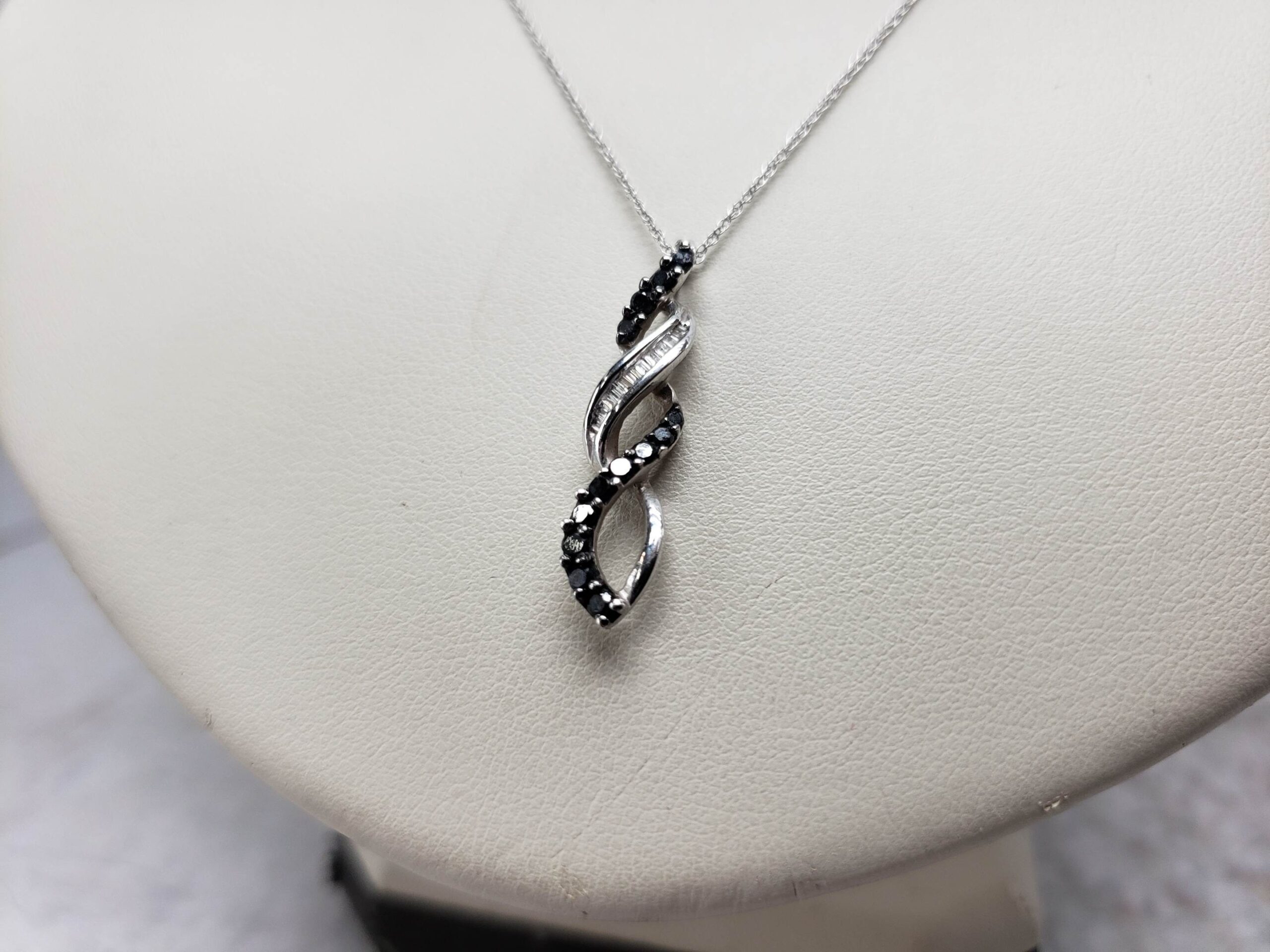 Necklace WG Women 18″ Rope Chain, 1.10DWT 10k White Gold, Diamonds