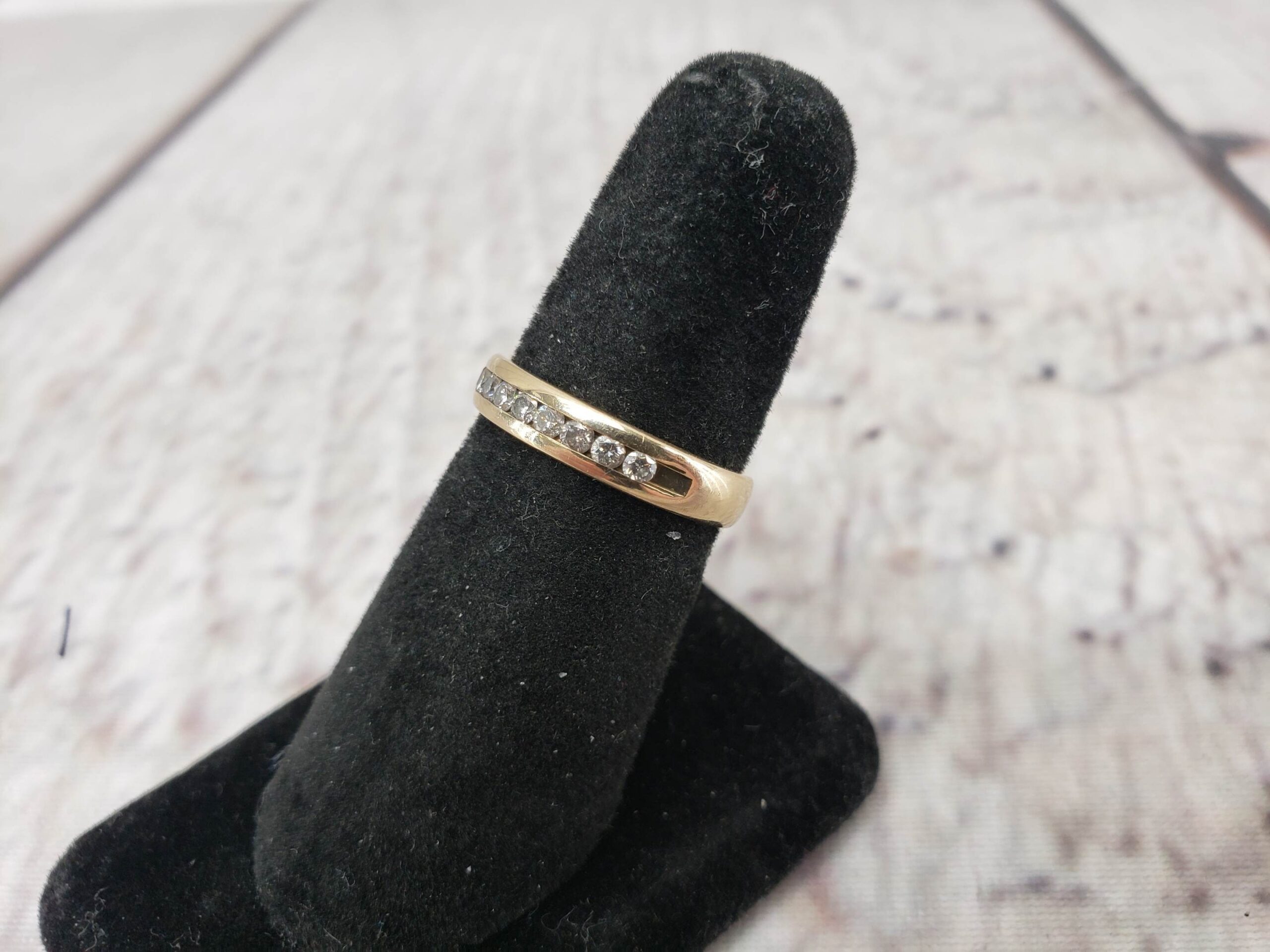 Ring YG Unisex Sz 6.5 2.45DWT 14k Yellow Gold Band lined with Round Cut Diamonds