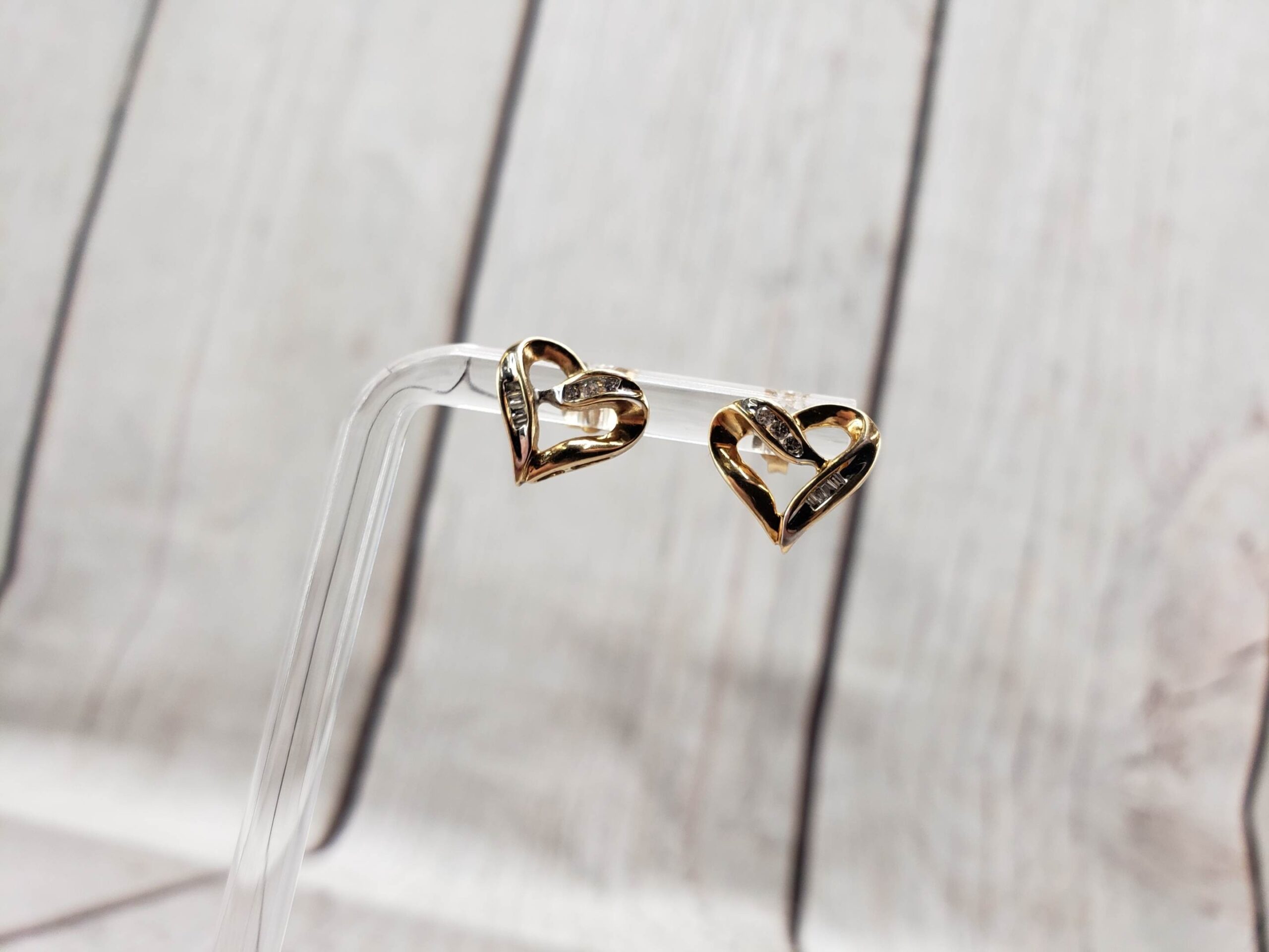 Earrrings YG Womens Stud 1.18DWT 10k Yellow Gold, Hearts with Round and Baguette Diamonds