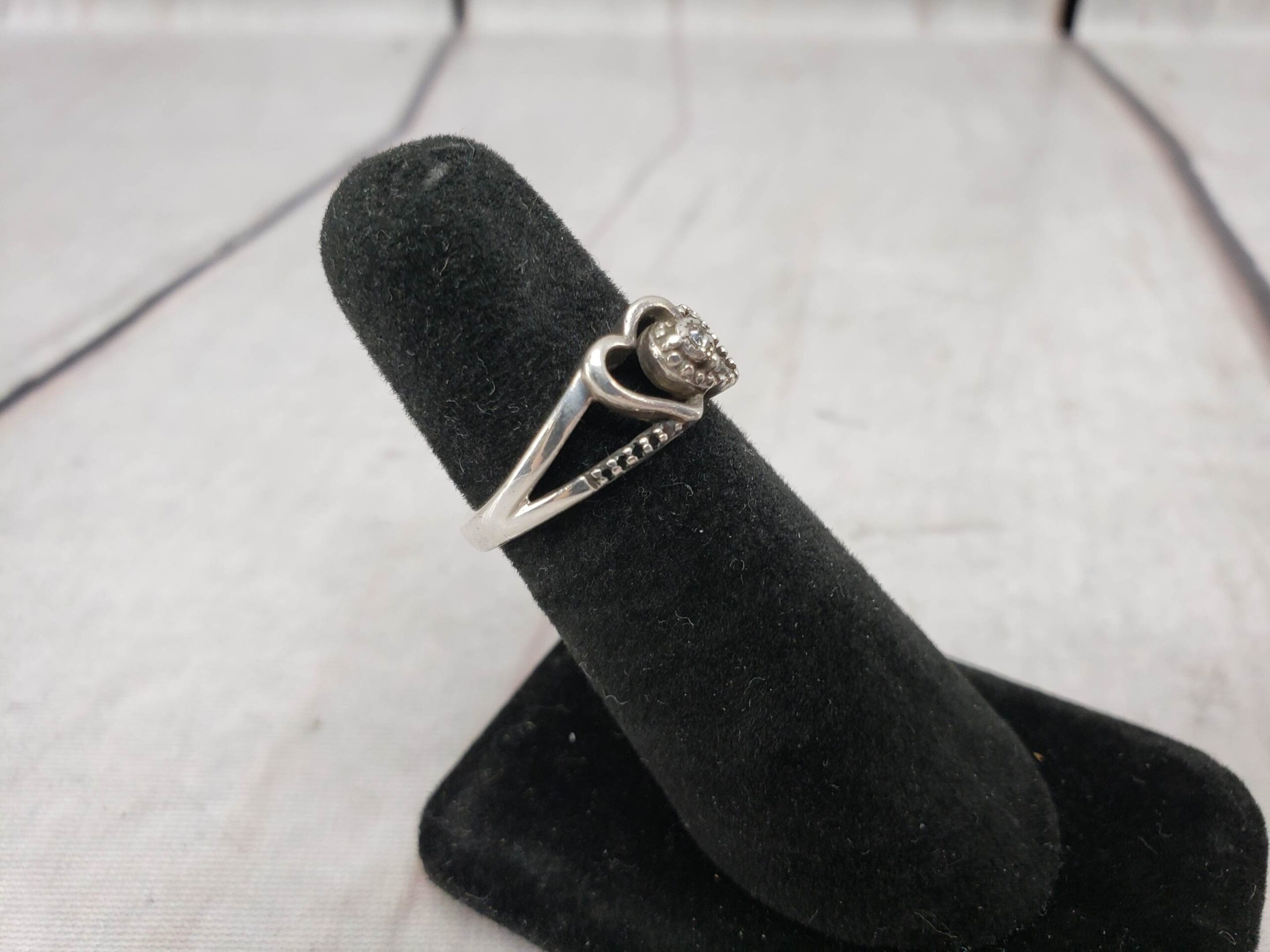 Ring SS Women Sz 6 2.05DWT .925 Sterling Silver, Heart Ring